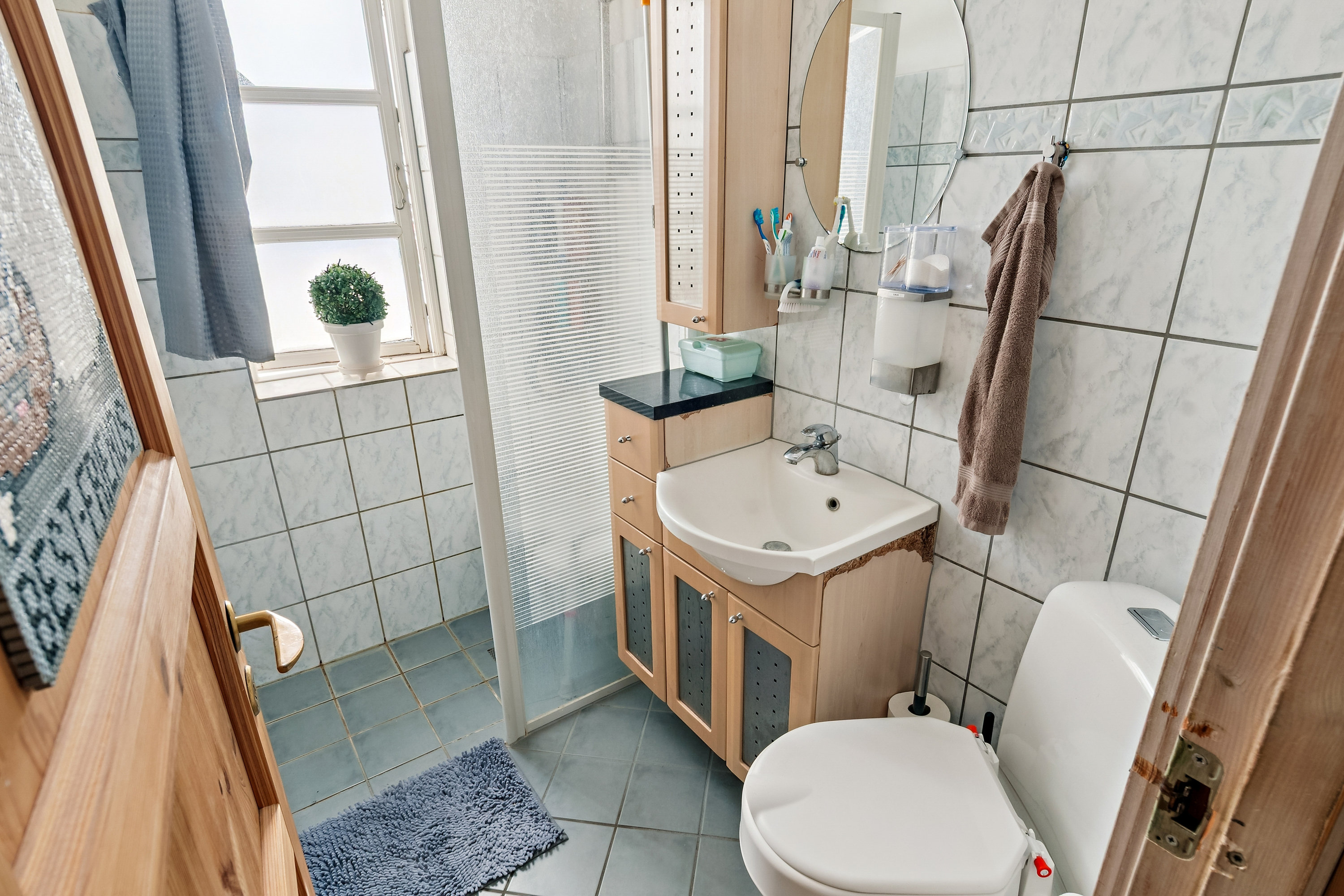 Fremhævet badeværelse billede i fuldskærmstilstand. Billede af Kongelundsvej 130, 2300 København S