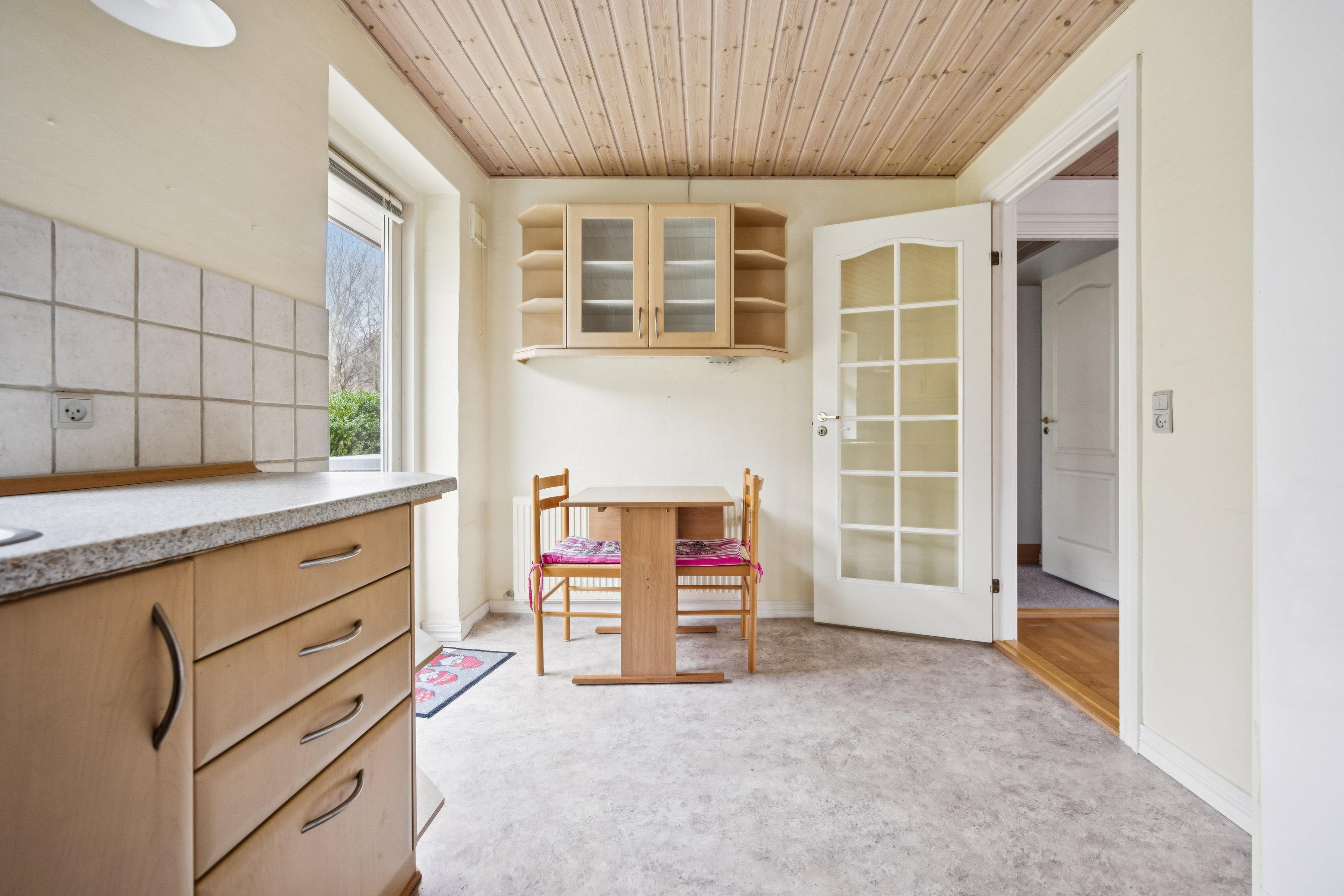 Fremhævet køkken billede i fuldskærmstilstand. Billede af Møllevangen 49, 9320 Hjallerup