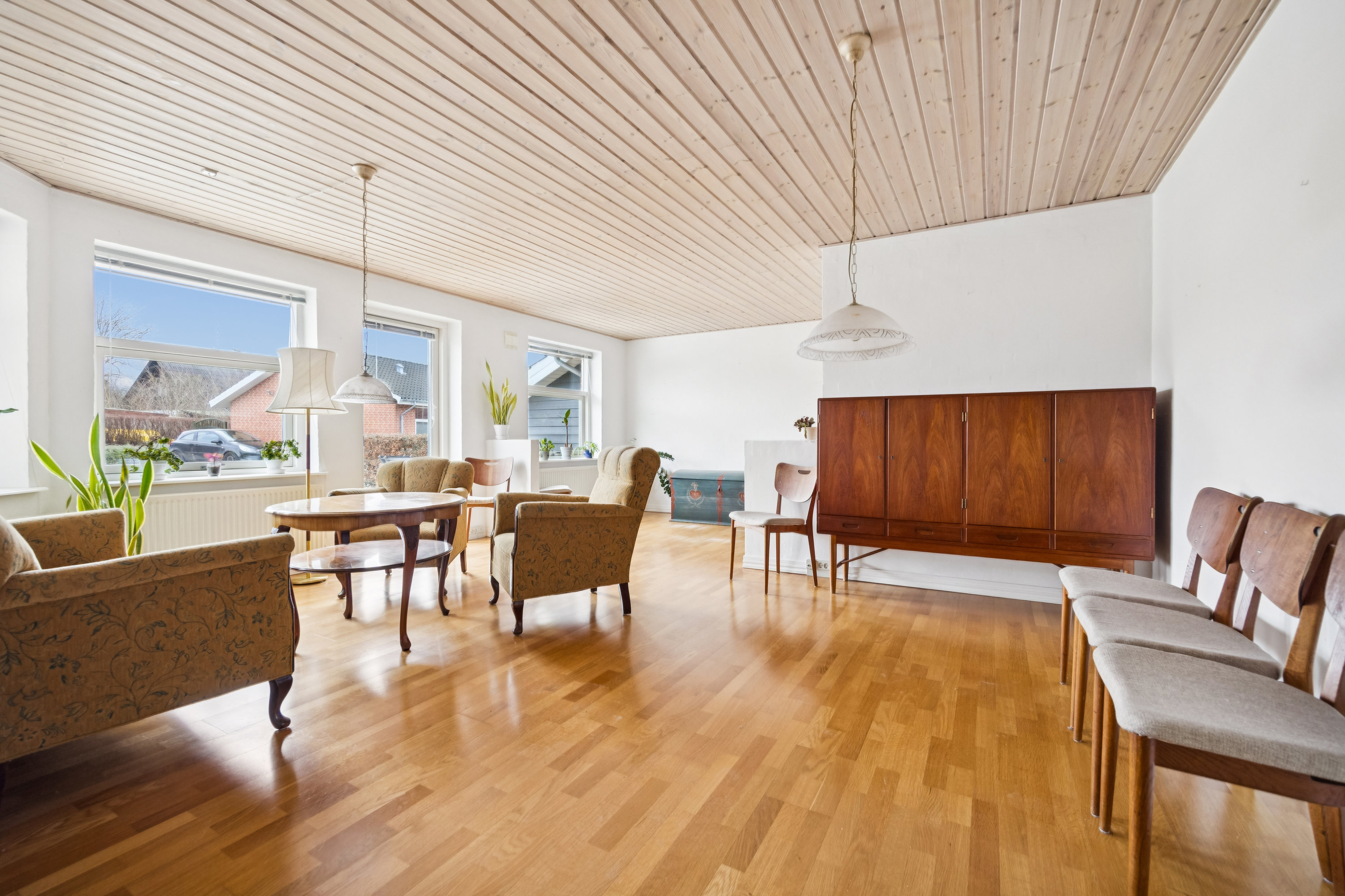 Fremhævet stue billede i fuldskærmstilstand. Billede af Møllevangen 49, 9320 Hjallerup