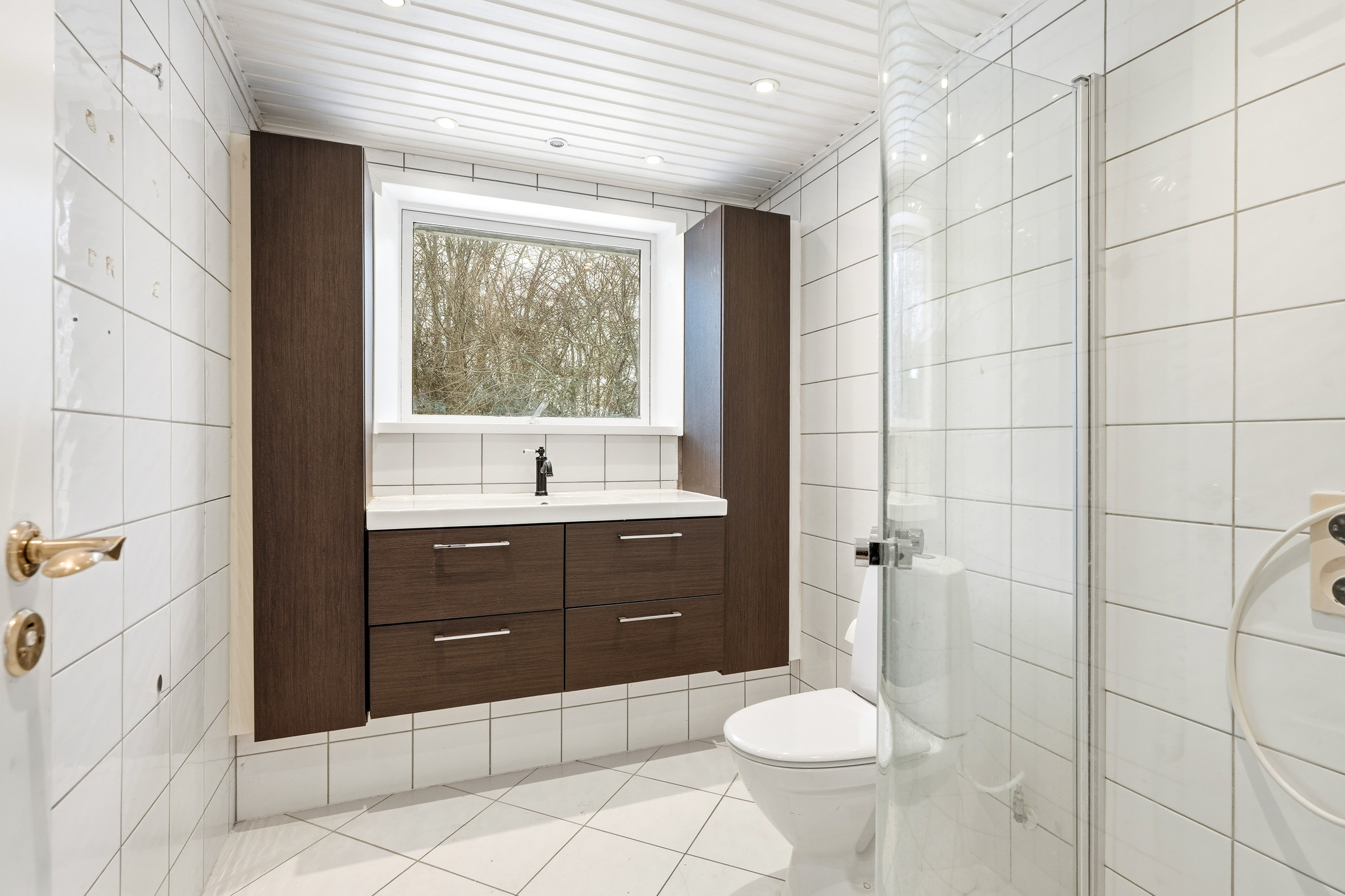 Fremhævet badeværelse billede i fuldskærmstilstand. Billede af Liljevænget 7, Skallebølle, 5492 Vissenbjerg