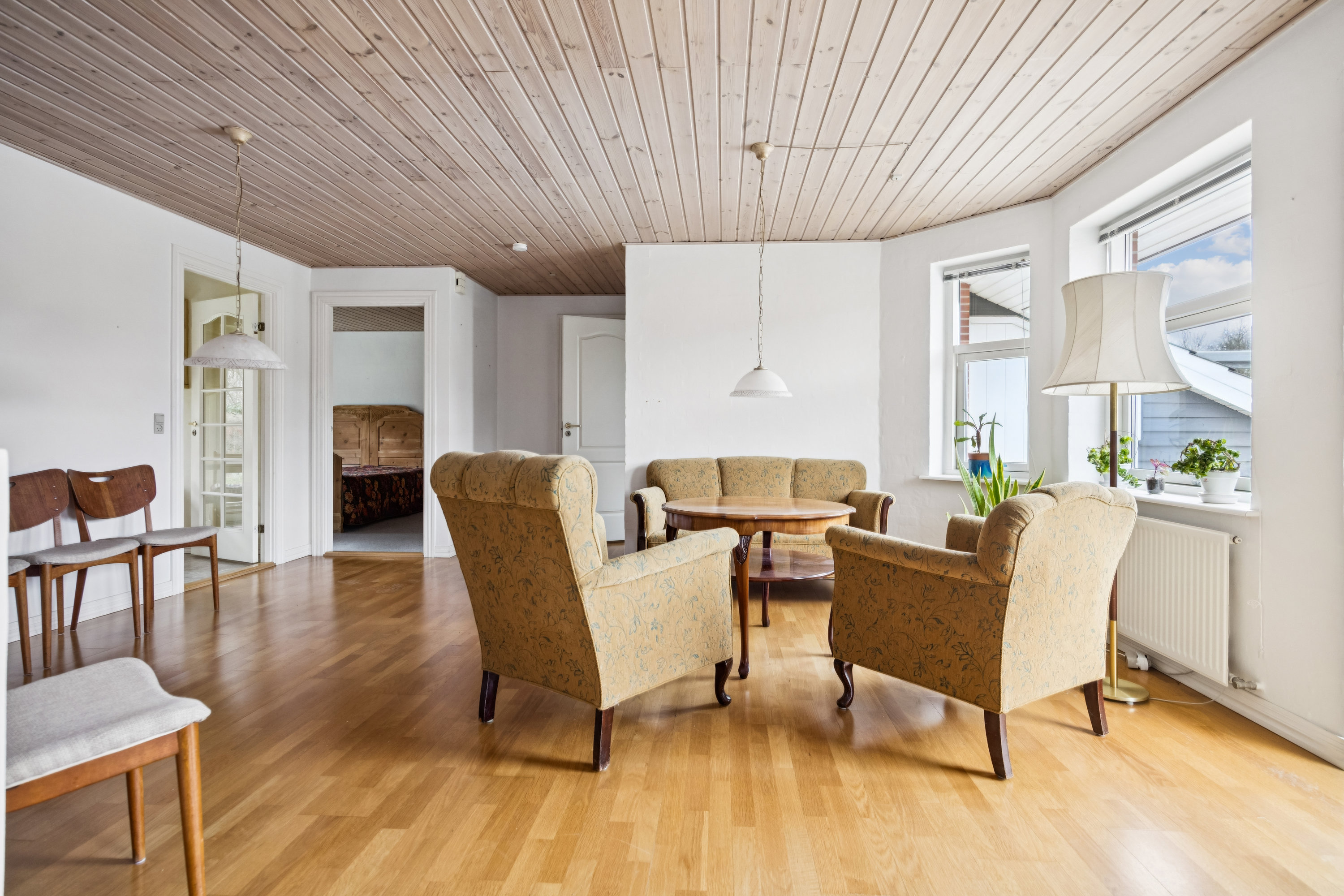 Fremhævet stue billede i fuldskærmstilstand. Billede af Møllevangen 49, 9320 Hjallerup