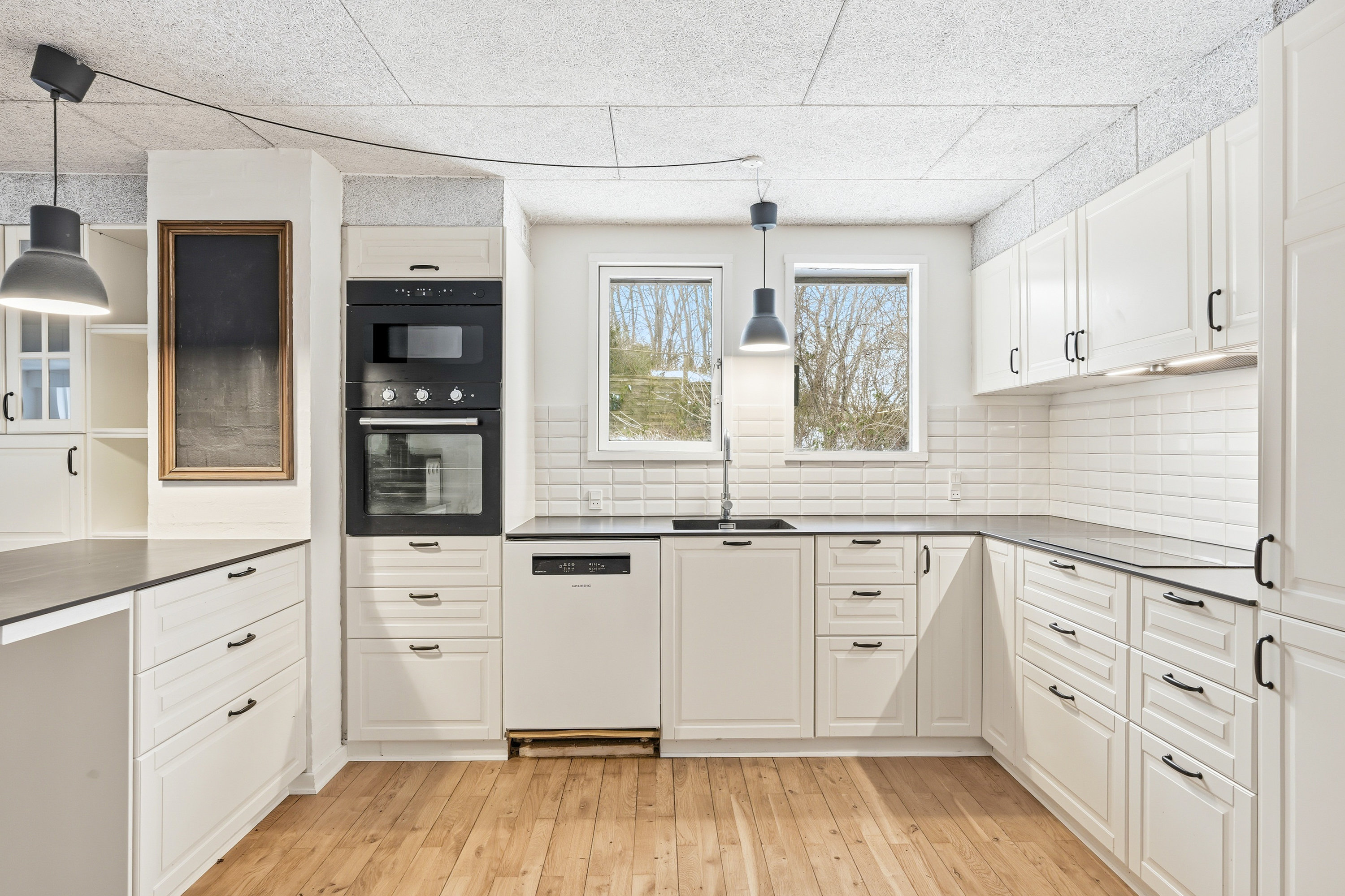 Fremhævet køkken billede i fuldskærmstilstand. Billede af Liljevænget 7, Skallebølle, 5492 Vissenbjerg