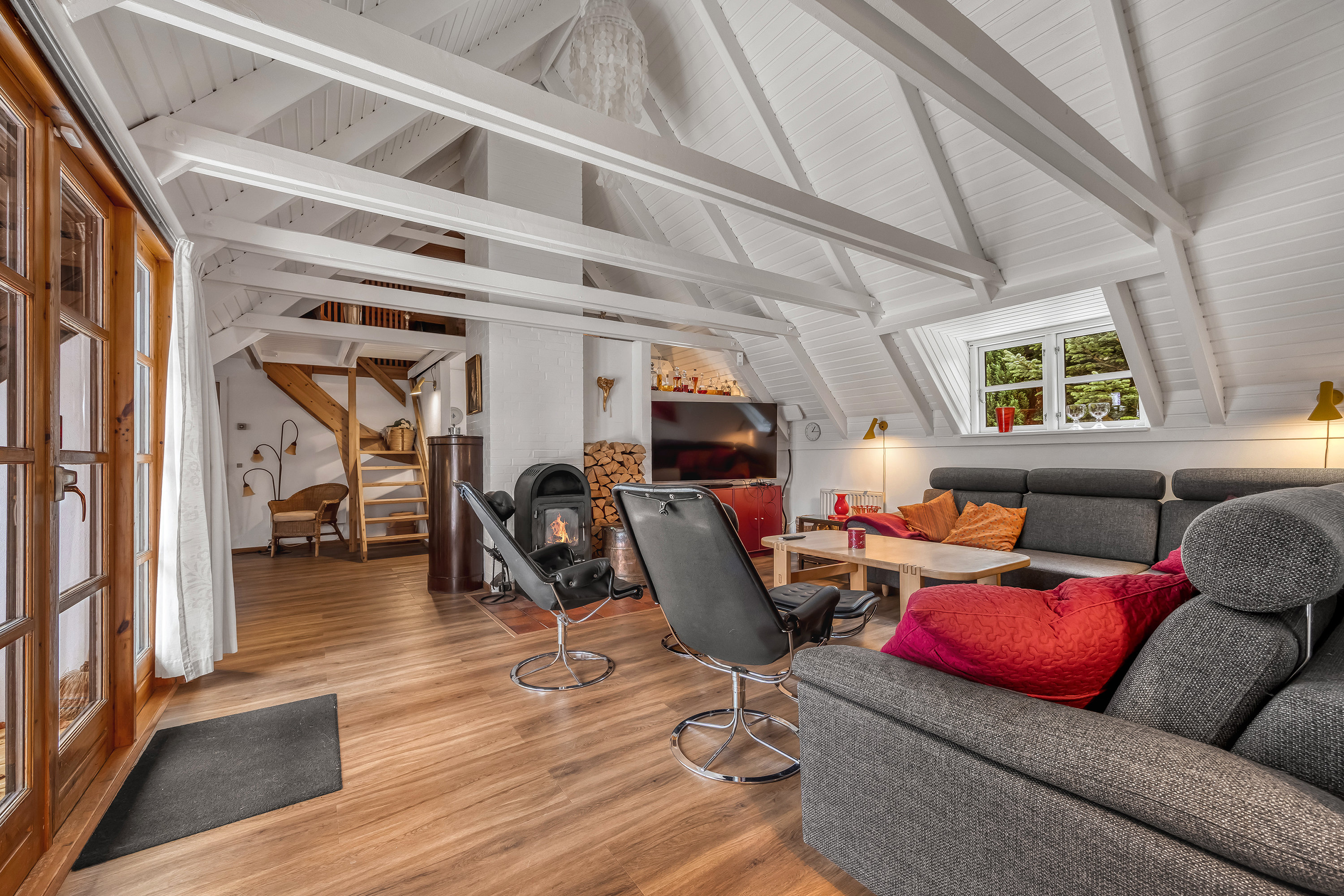 Fremhævet stue billede i fuldskærmstilstand. Billede af Byåsen 55, Rødkilde, 3250 Gilleleje