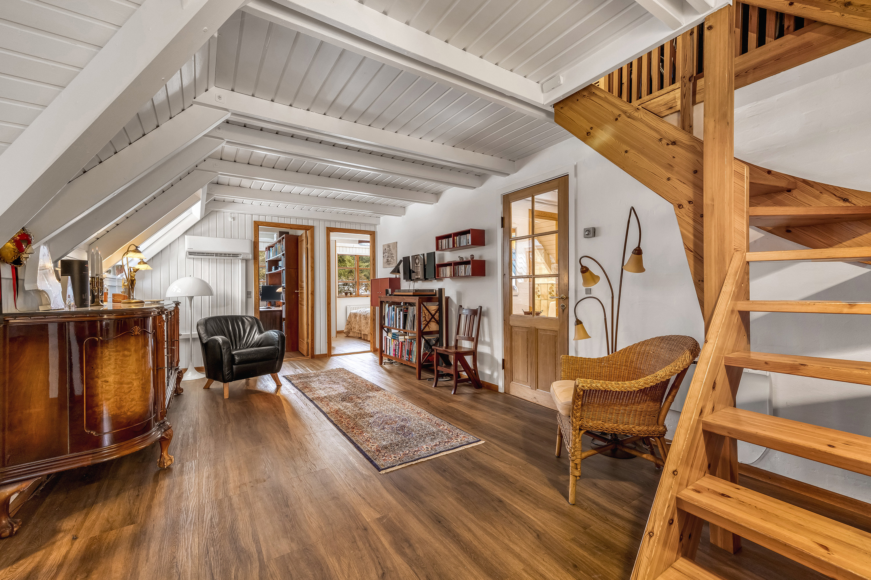 Fremhævet stue billede i fuldskærmstilstand. Billede af Byåsen 55, Rødkilde, 3250 Gilleleje