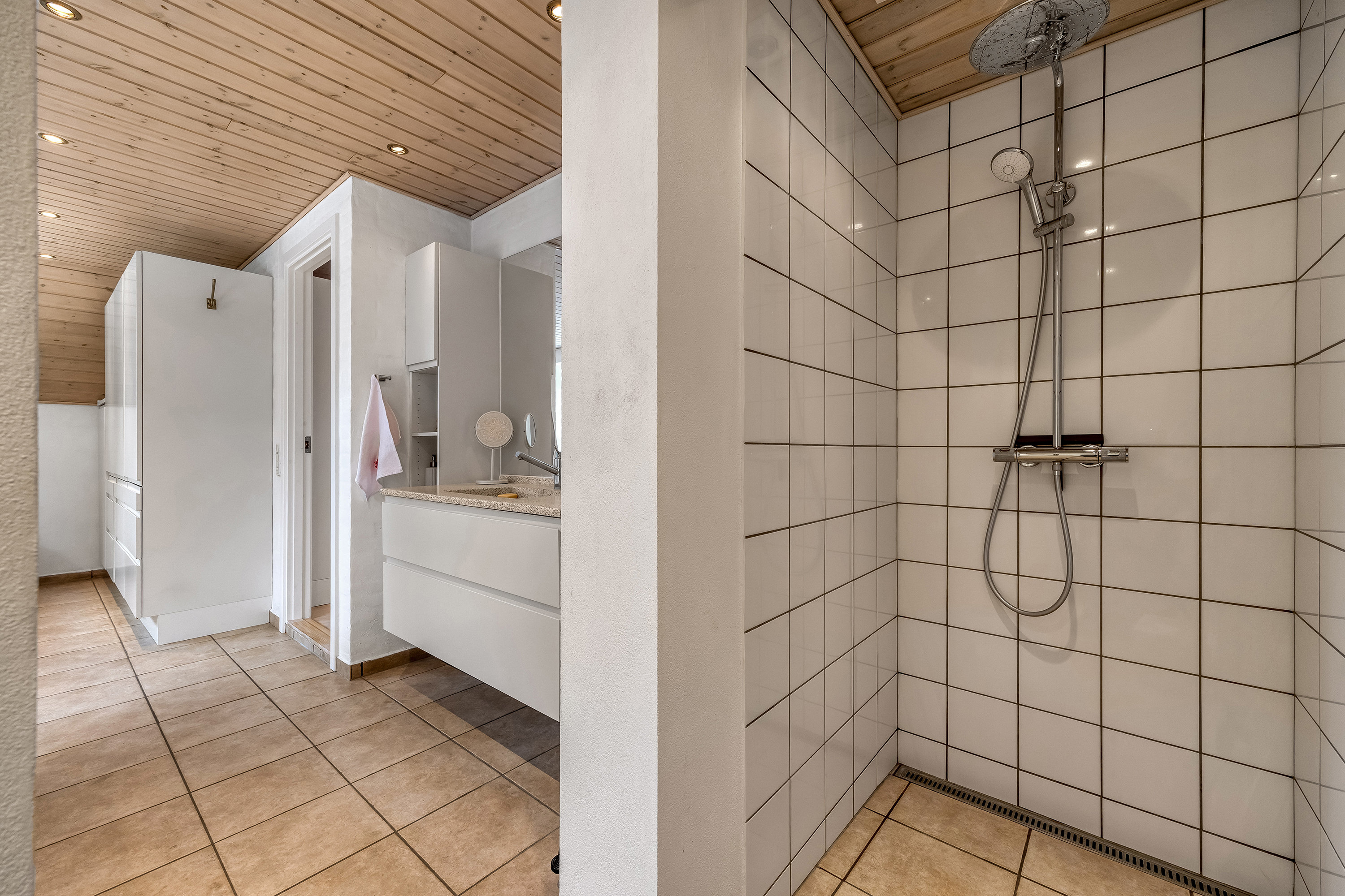 Fremhævet badeværelse billede i fuldskærmstilstand. Billede af Byåsen 55, Rødkilde, 3250 Gilleleje