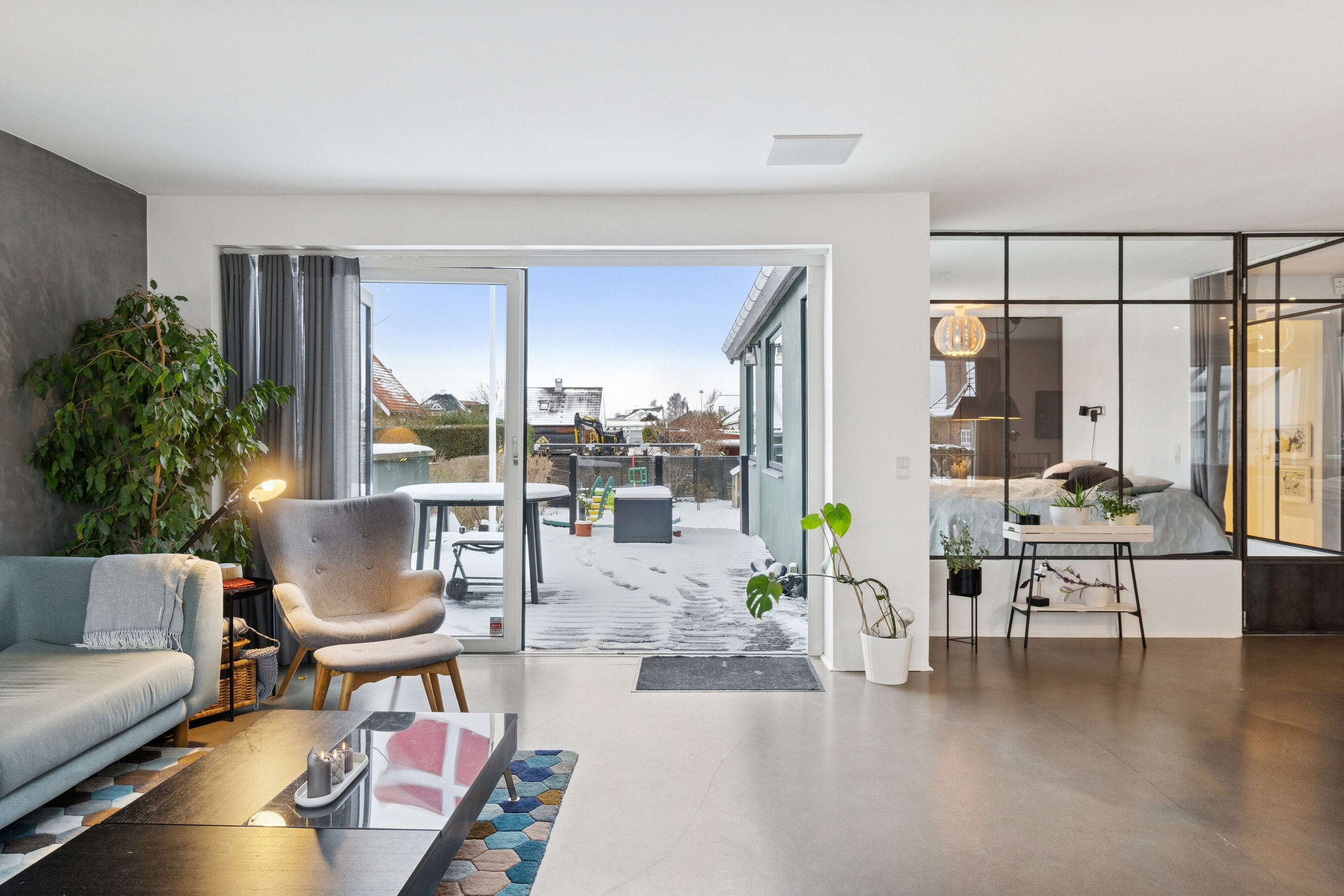 Fremhævet stue billede i fuldskærmstilstand. Billede af Glimvej 13, 2650 Hvidovre