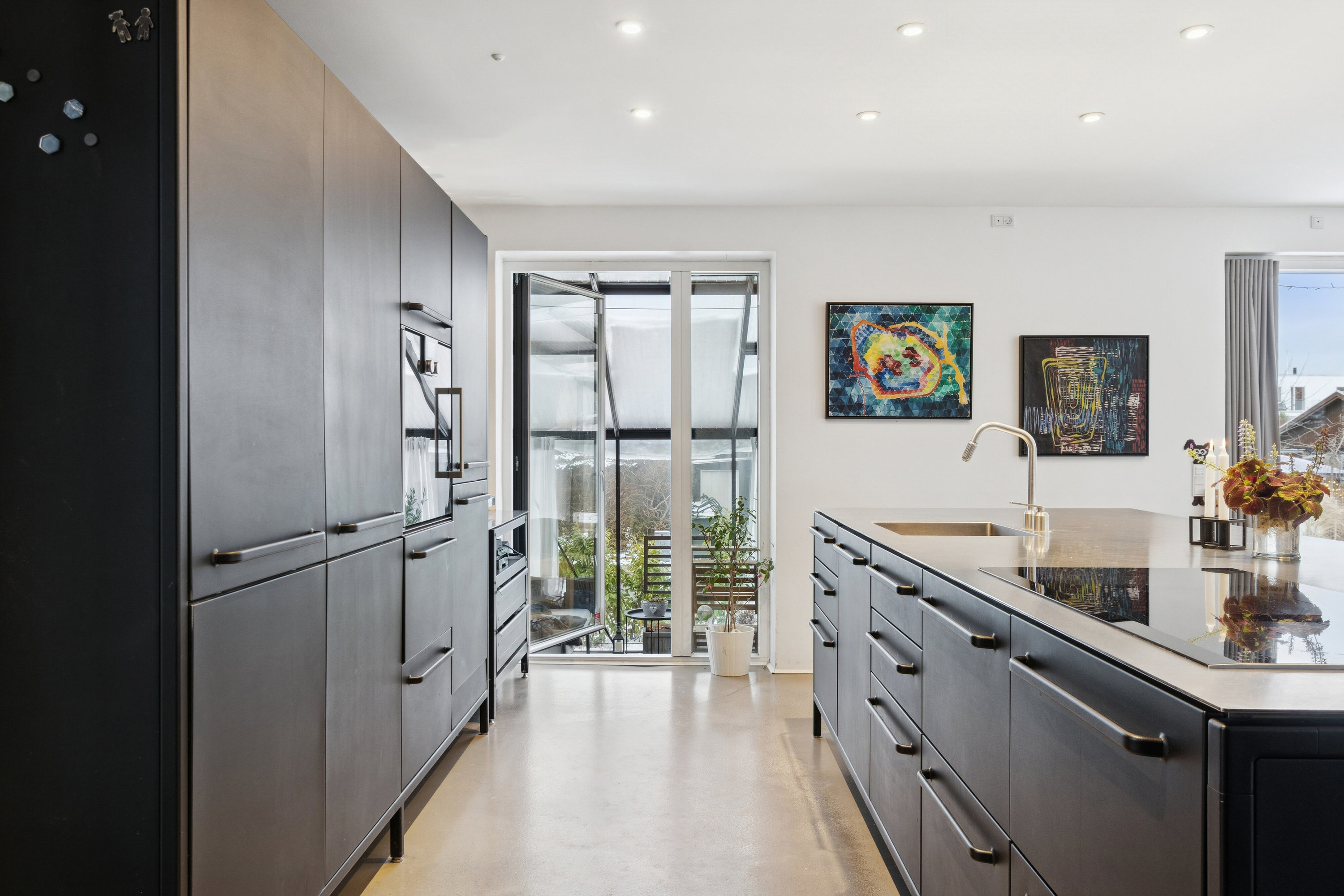 Fremhævet køkken billede i fuldskærmstilstand. Billede af Glimvej 13, 2650 Hvidovre