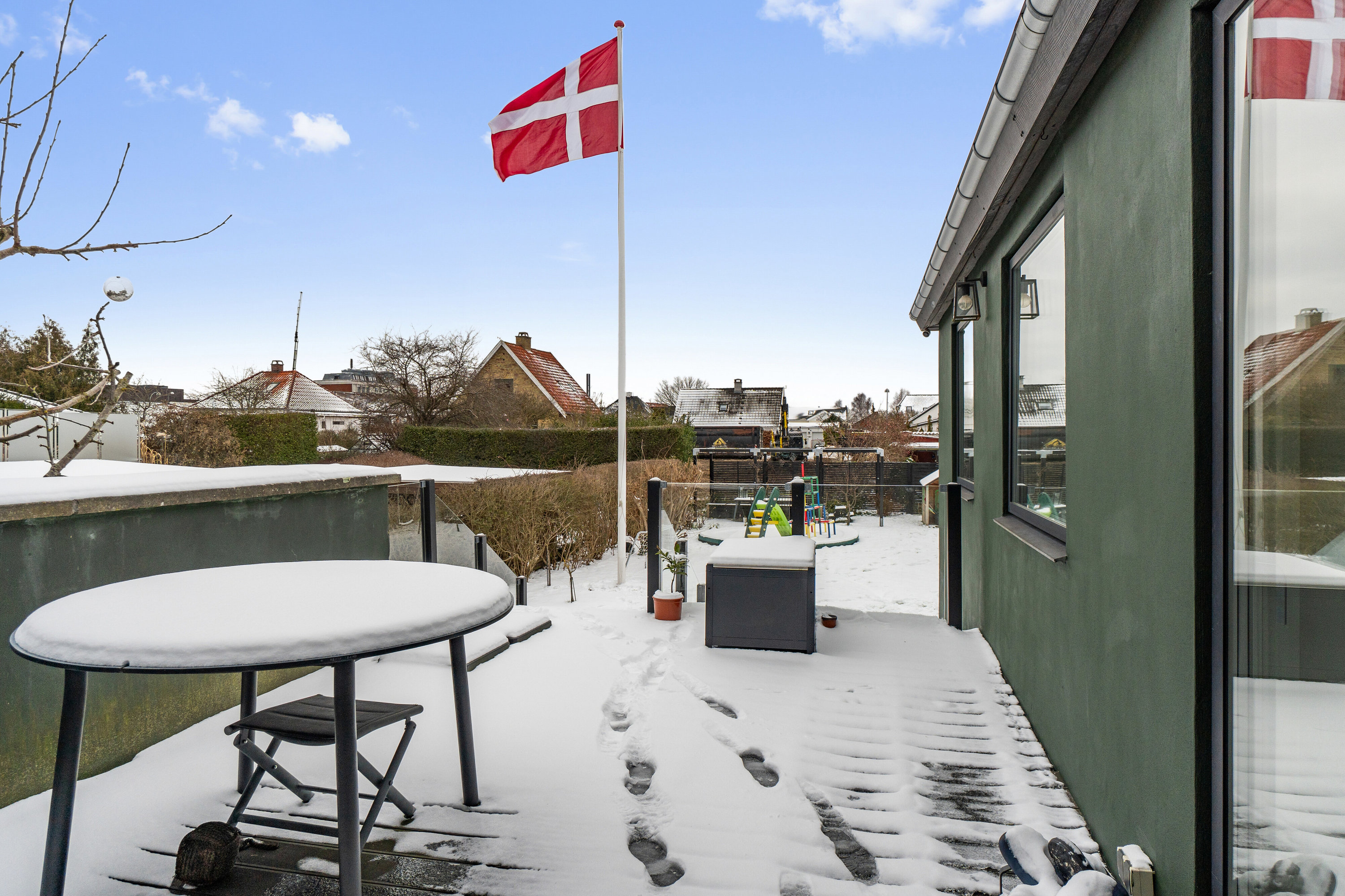 Fremhævet terrasse billede i fuldskærmstilstand. Billede af Glimvej 13, 2650 Hvidovre