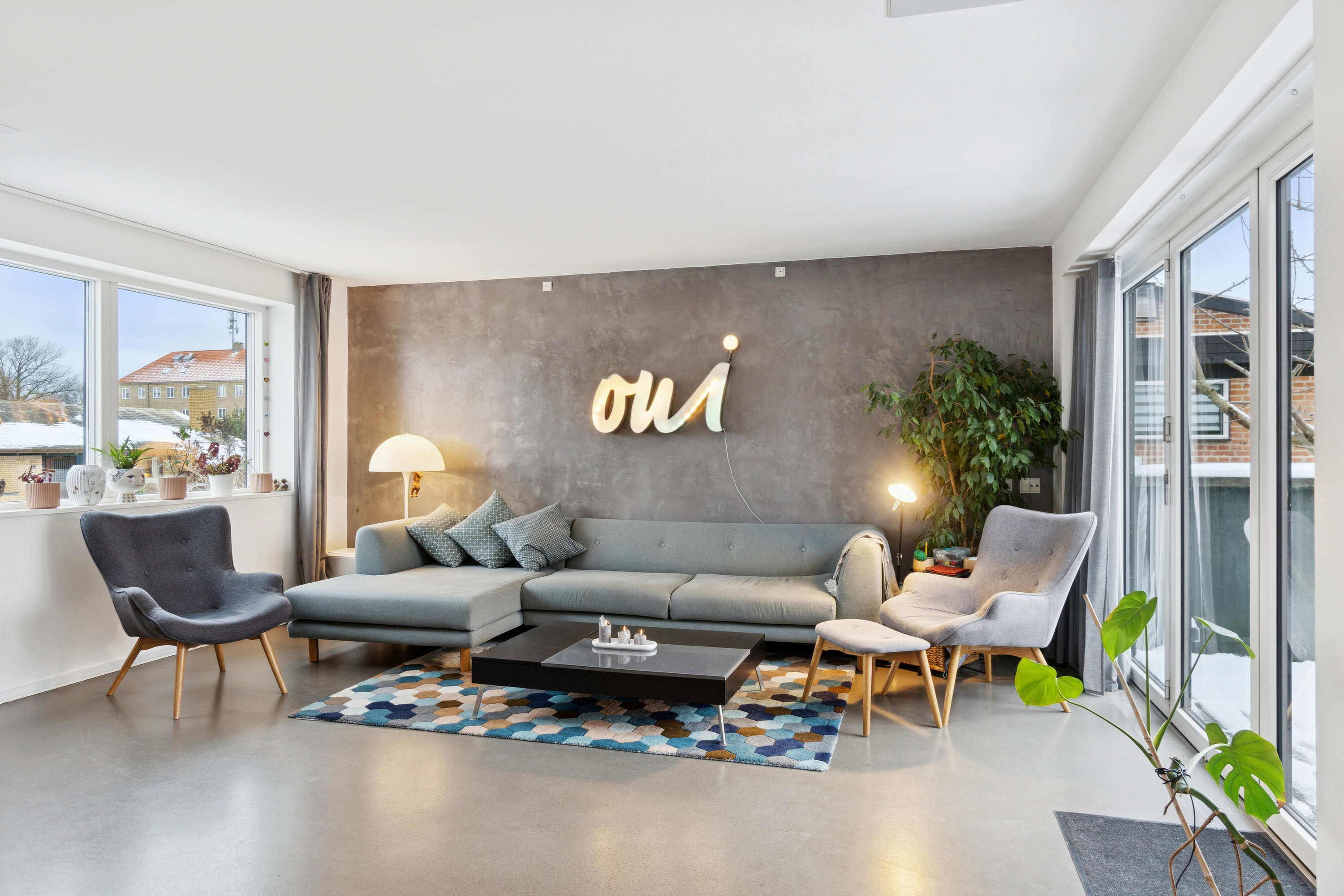 Fremhævet stue billede i fuldskærmstilstand. Billede af Glimvej 13, 2650 Hvidovre