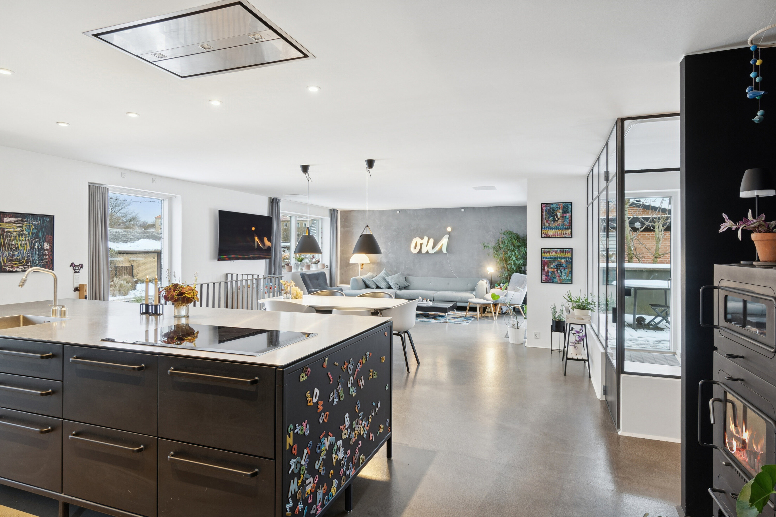 Fremhævet stue billede i fuldskærmstilstand. Billede af Glimvej 13, 2650 Hvidovre