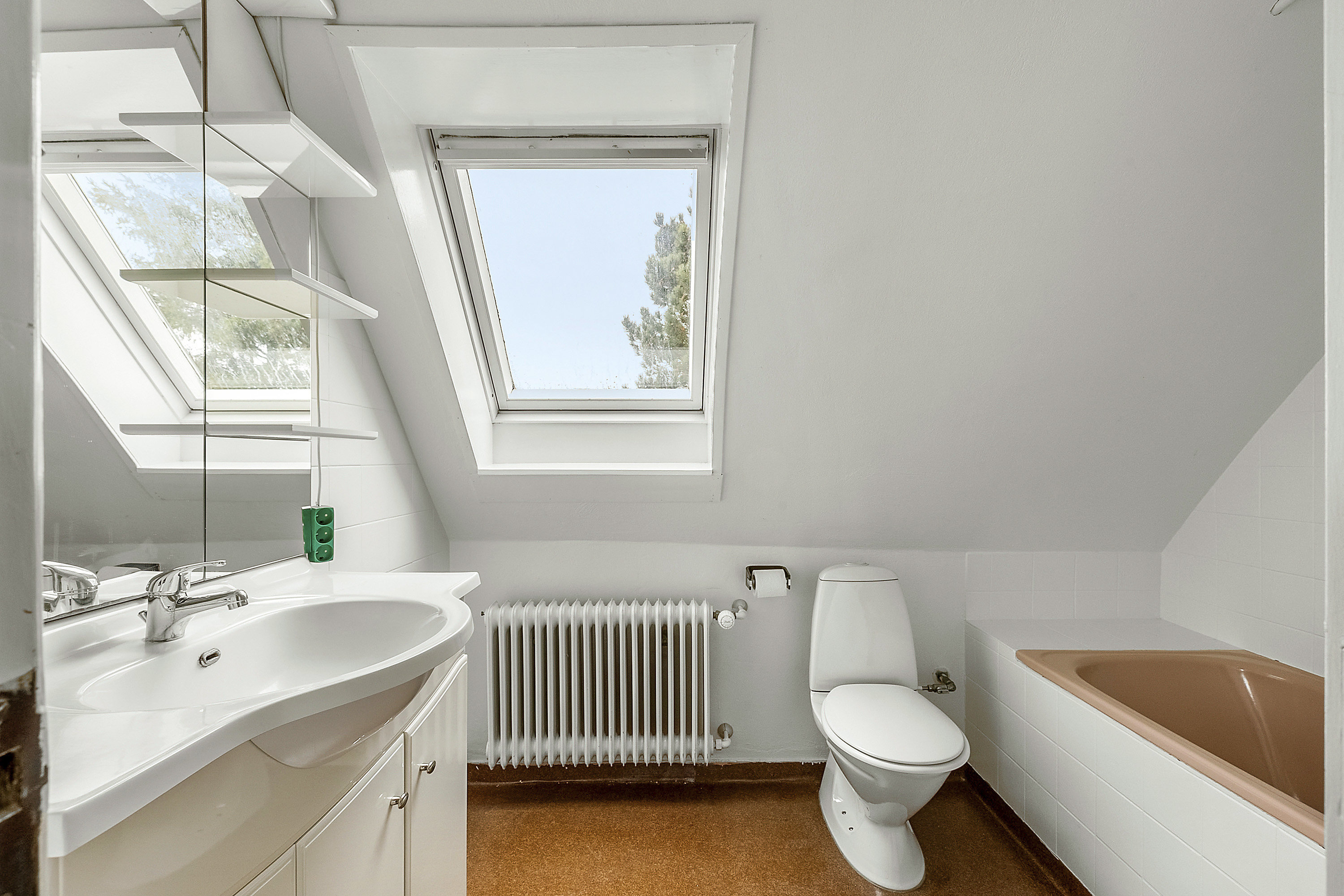 Fremhævet badeværelse billede i fuldskærmstilstand. Billede af Varnæsvej 514, Felstedskov, 6200 Aabenraa