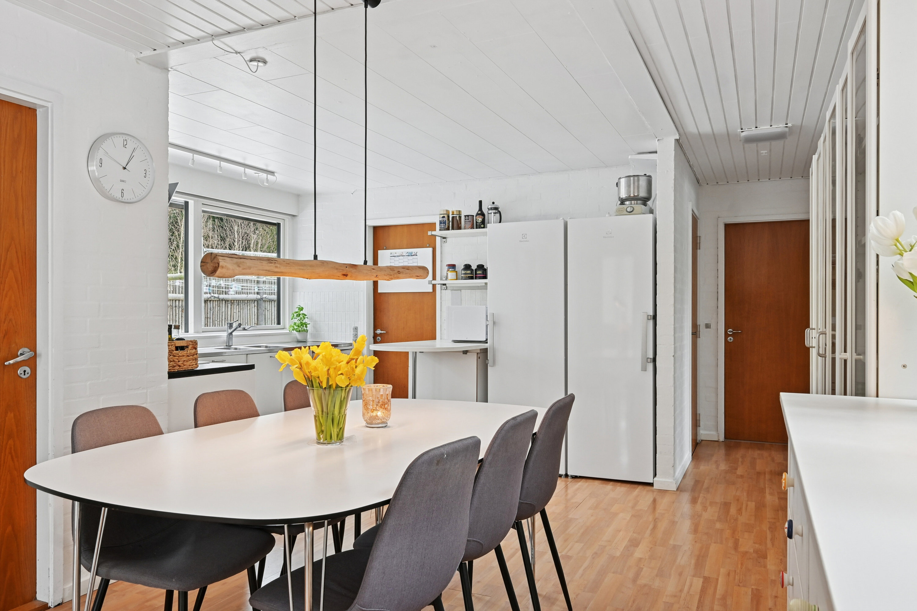 Fremhævet spisestue billede i fuldskærmstilstand. Billede af Toftemosevej 39, 3100 Hornbæk