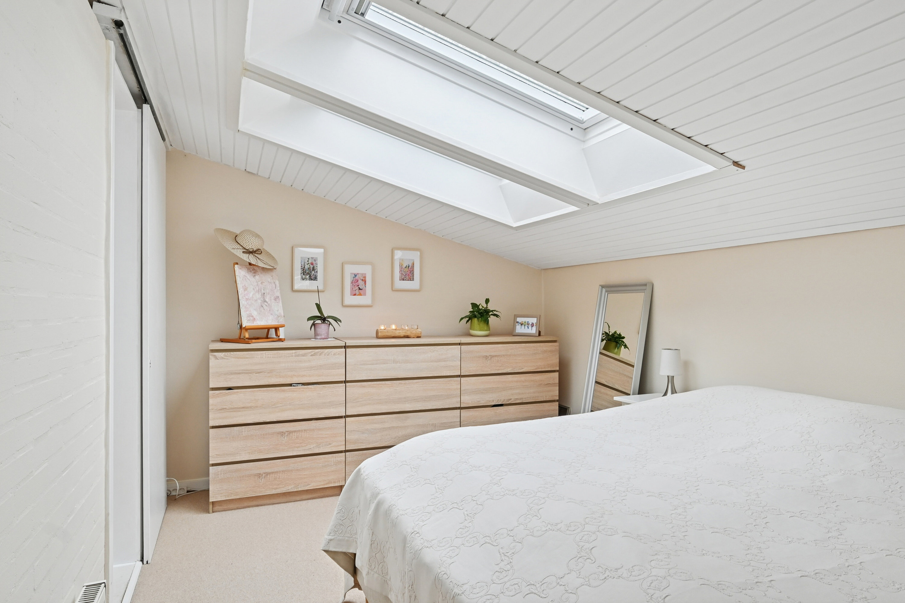 Fremhævet soveværelse billede i fuldskærmstilstand. Billede af Toftemosevej 39, 3100 Hornbæk