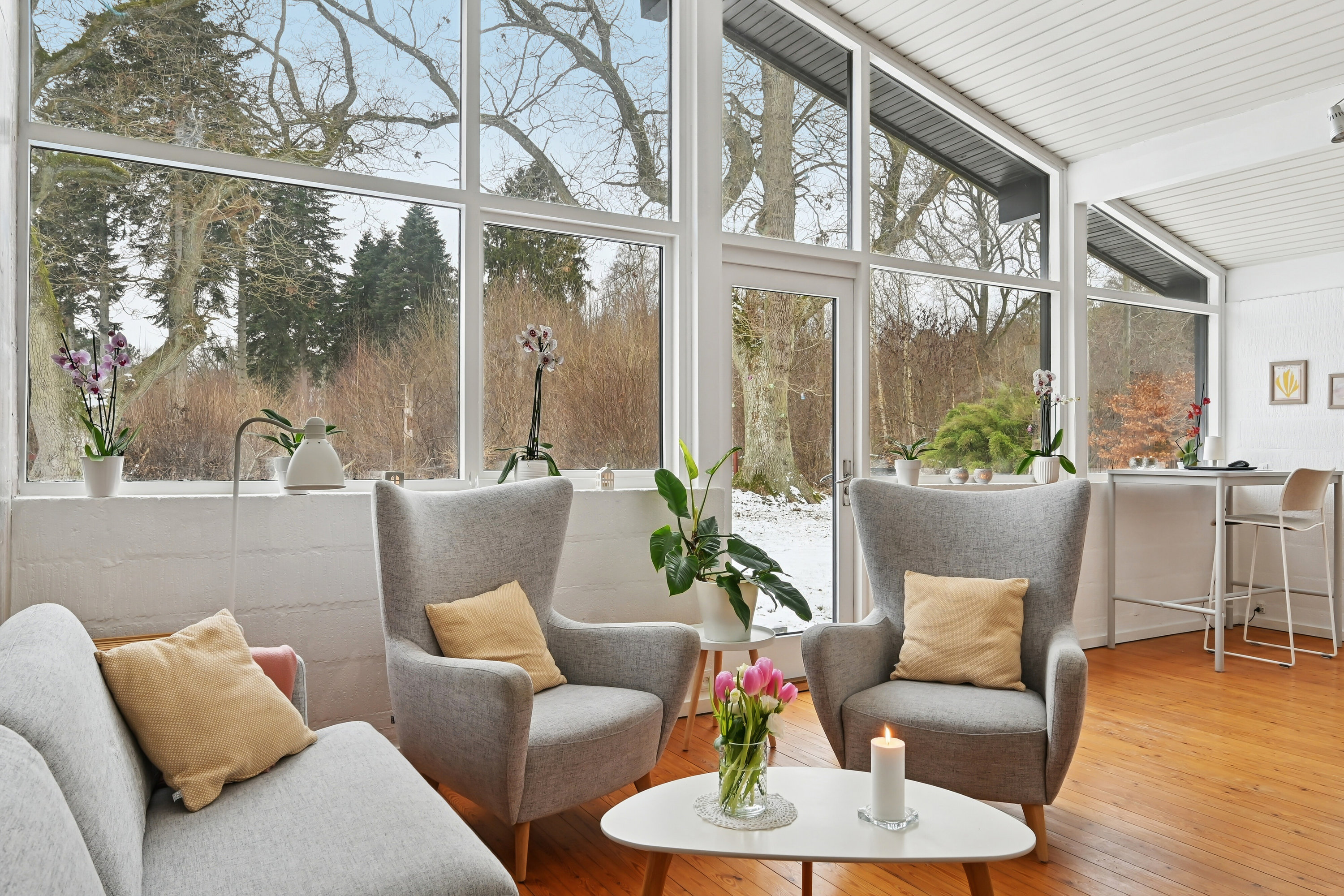 Fremhævet stue billede i fuldskærmstilstand. Billede af Toftemosevej 39, 3100 Hornbæk