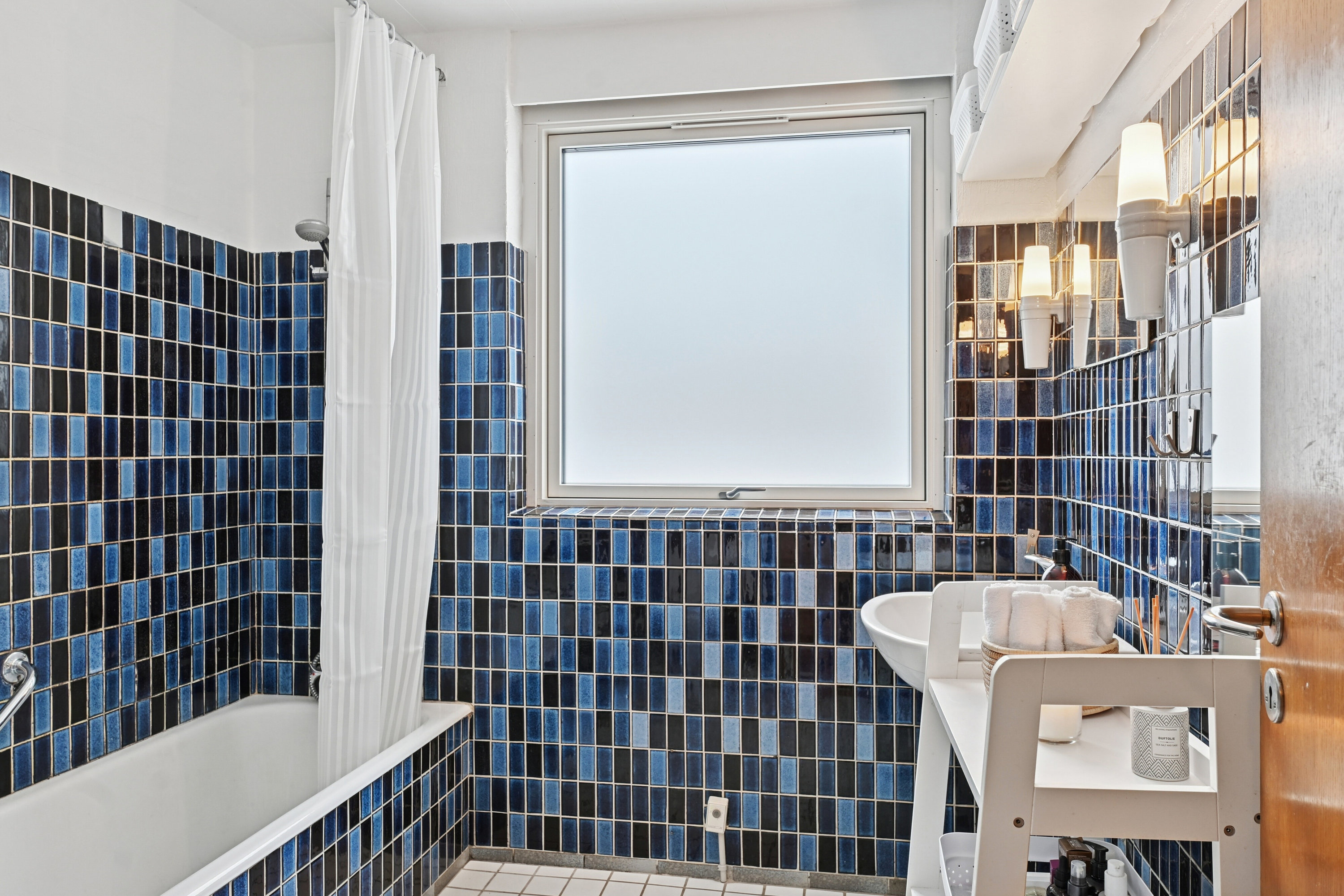 Fremhævet badeværelse billede i fuldskærmstilstand. Billede af Toftemosevej 39, 3100 Hornbæk