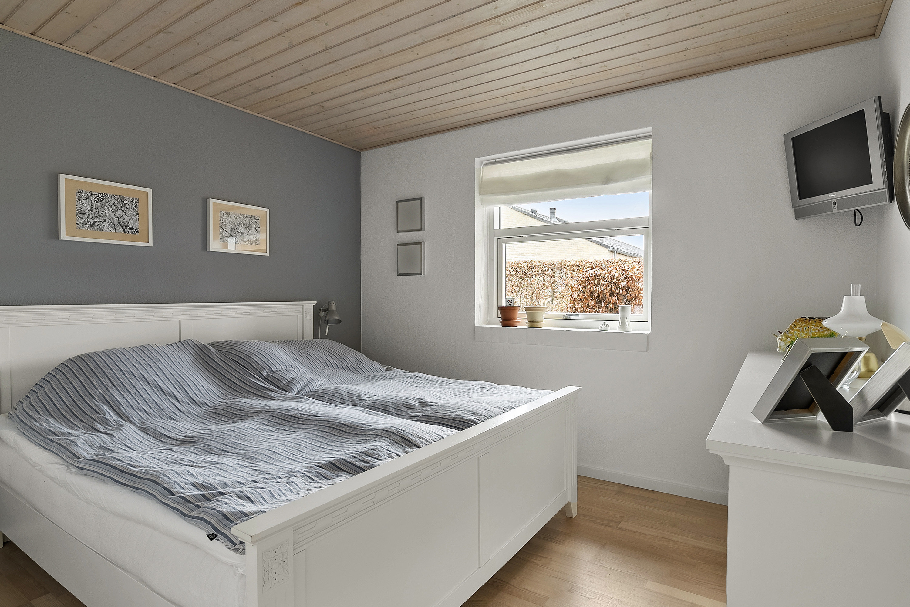 Fremhævet soveværelse billede i fuldskærmstilstand. Billede af Elgårdsmindelunden 103, 8362 Hørning