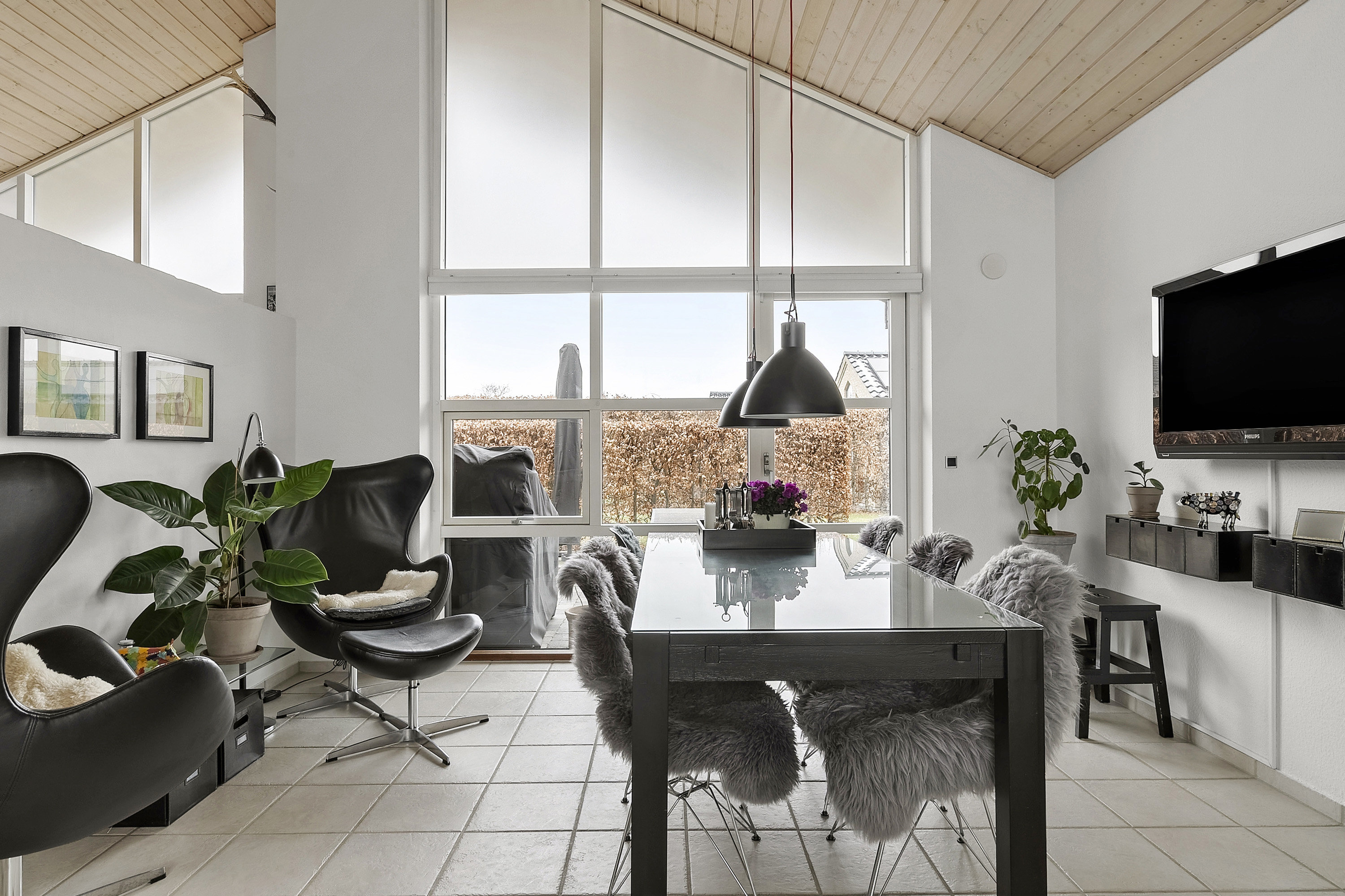 Fremhævet spisestue billede i fuldskærmstilstand. Billede af Elgårdsmindelunden 103, 8362 Hørning