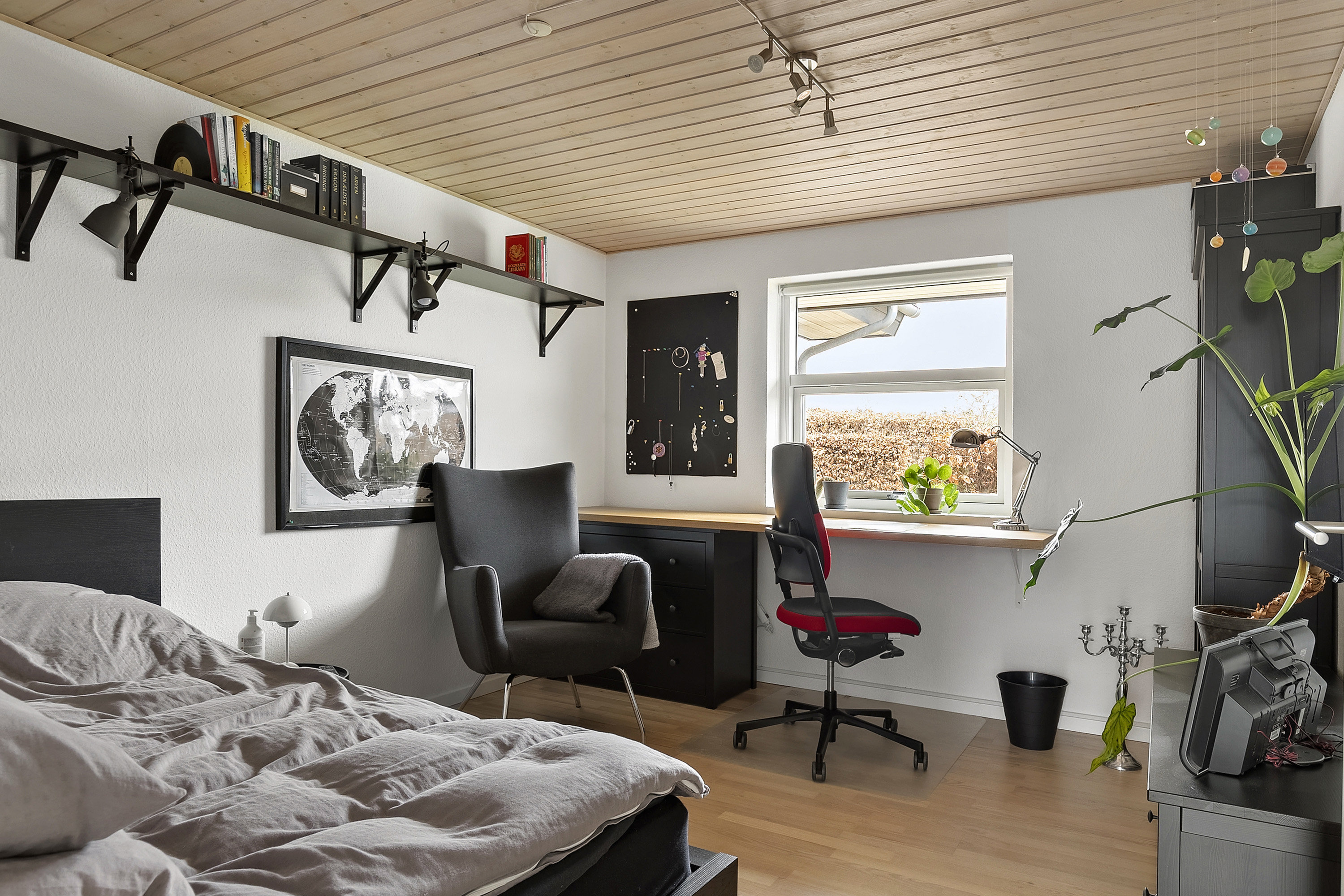 Fremhævet kontor billede i fuldskærmstilstand. Billede af Elgårdsmindelunden 103, 8362 Hørning