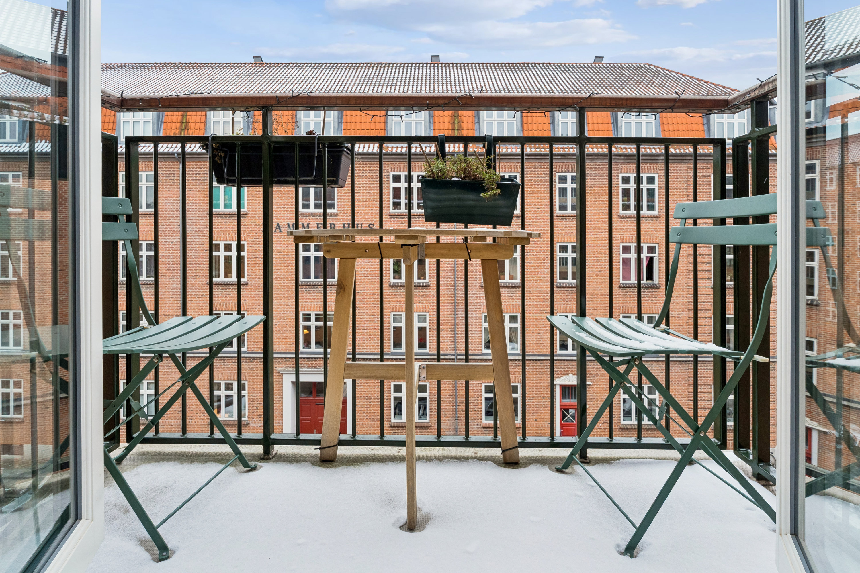 Fremhævet stue billede i fuldskærmstilstand. Billede af Otto Mallings Gade 4, 3. th., 2100 København Ø