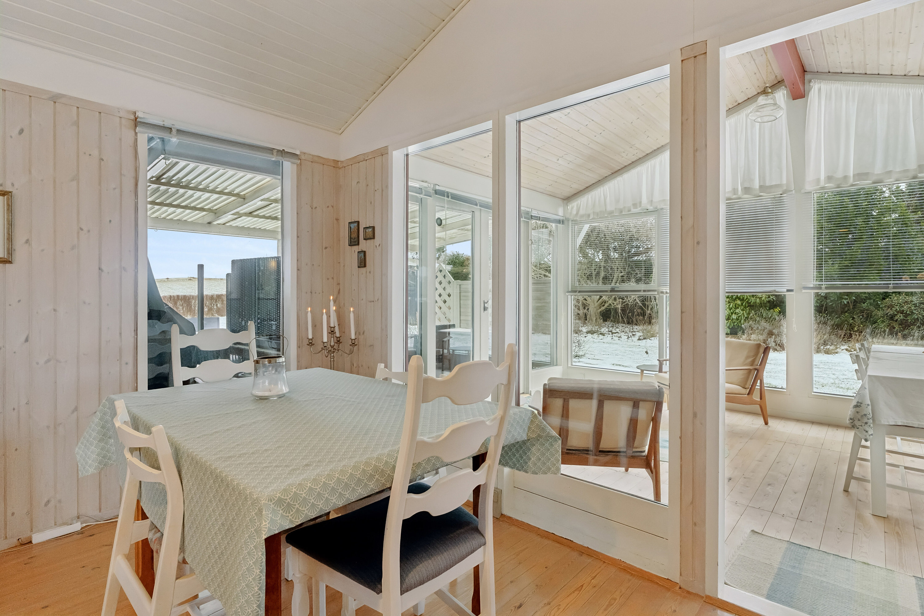 Fremhævet spisestue billede i fuldskærmstilstand. Billede af Fasanvej 67, Villingerød, 3120 Dronningmølle