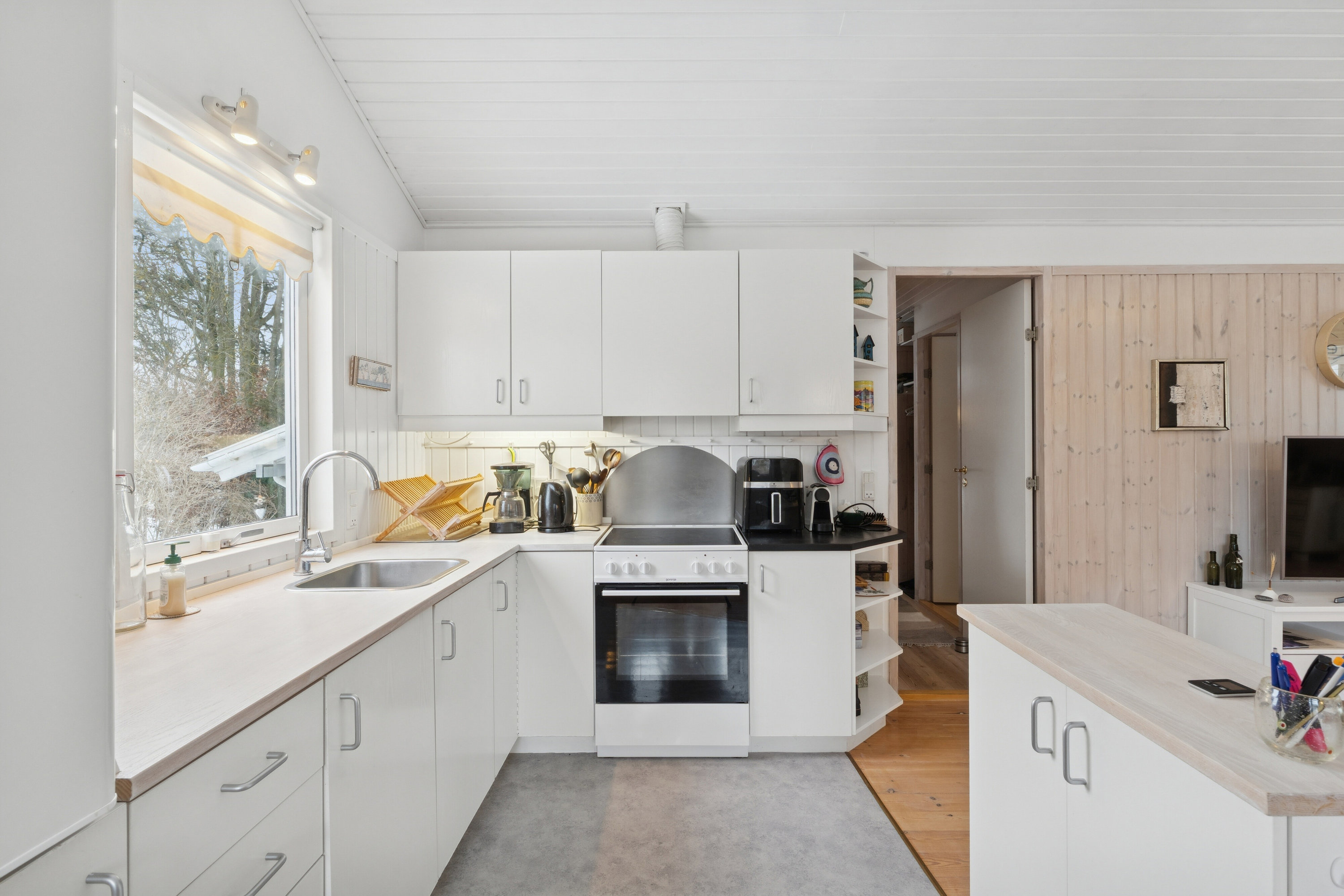 Fremhævet køkken billede i fuldskærmstilstand. Billede af Fasanvej 67, Villingerød, 3120 Dronningmølle