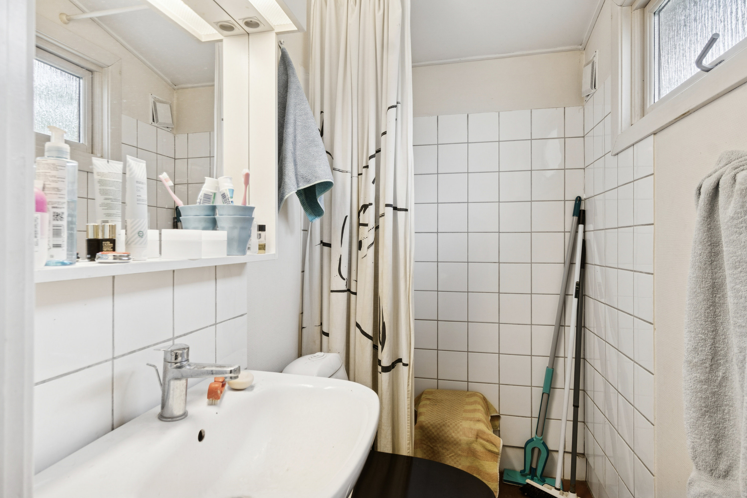 Fremhævet badeværelse billede i fuldskærmstilstand. Billede af Syrenvej 20, Ellinge Lyng, 4560 Vig