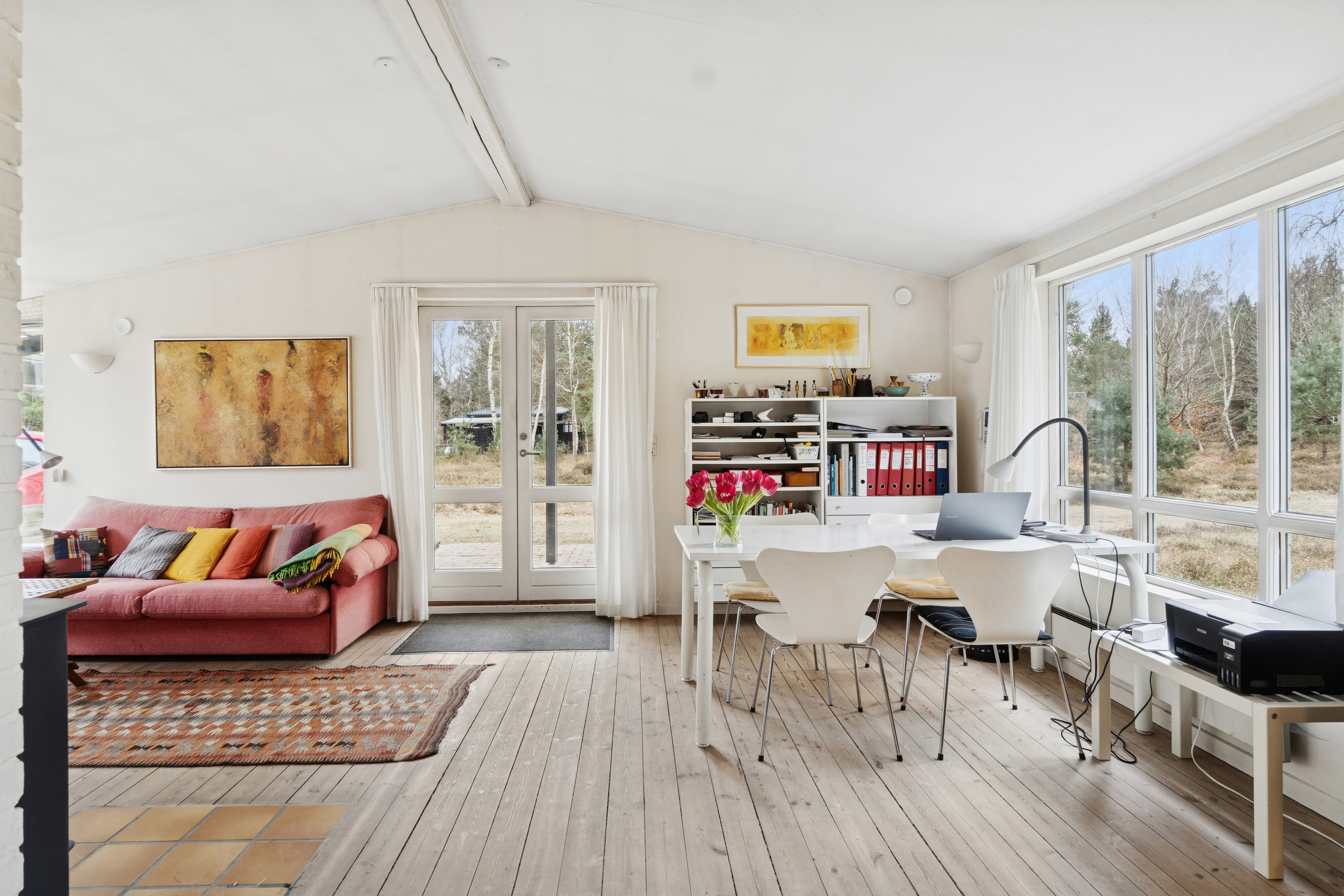 Fremhævet stue billede i fuldskærmstilstand. Billede af Syrenvej 20, Ellinge Lyng, 4560 Vig