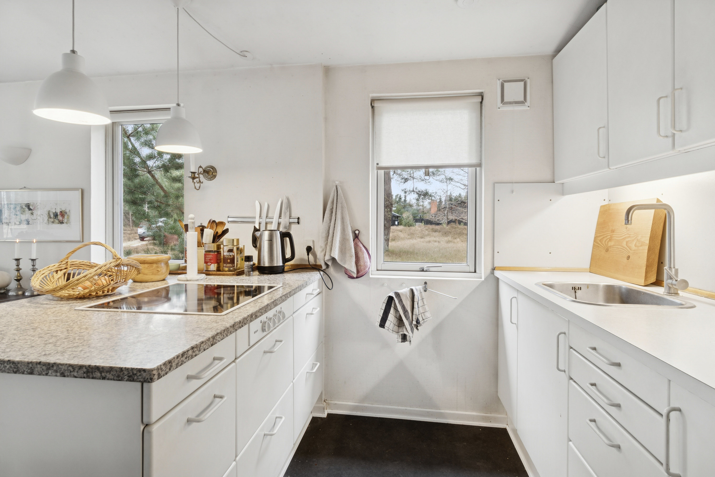 Fremhævet køkken billede i fuldskærmstilstand. Billede af Syrenvej 20, Ellinge Lyng, 4560 Vig