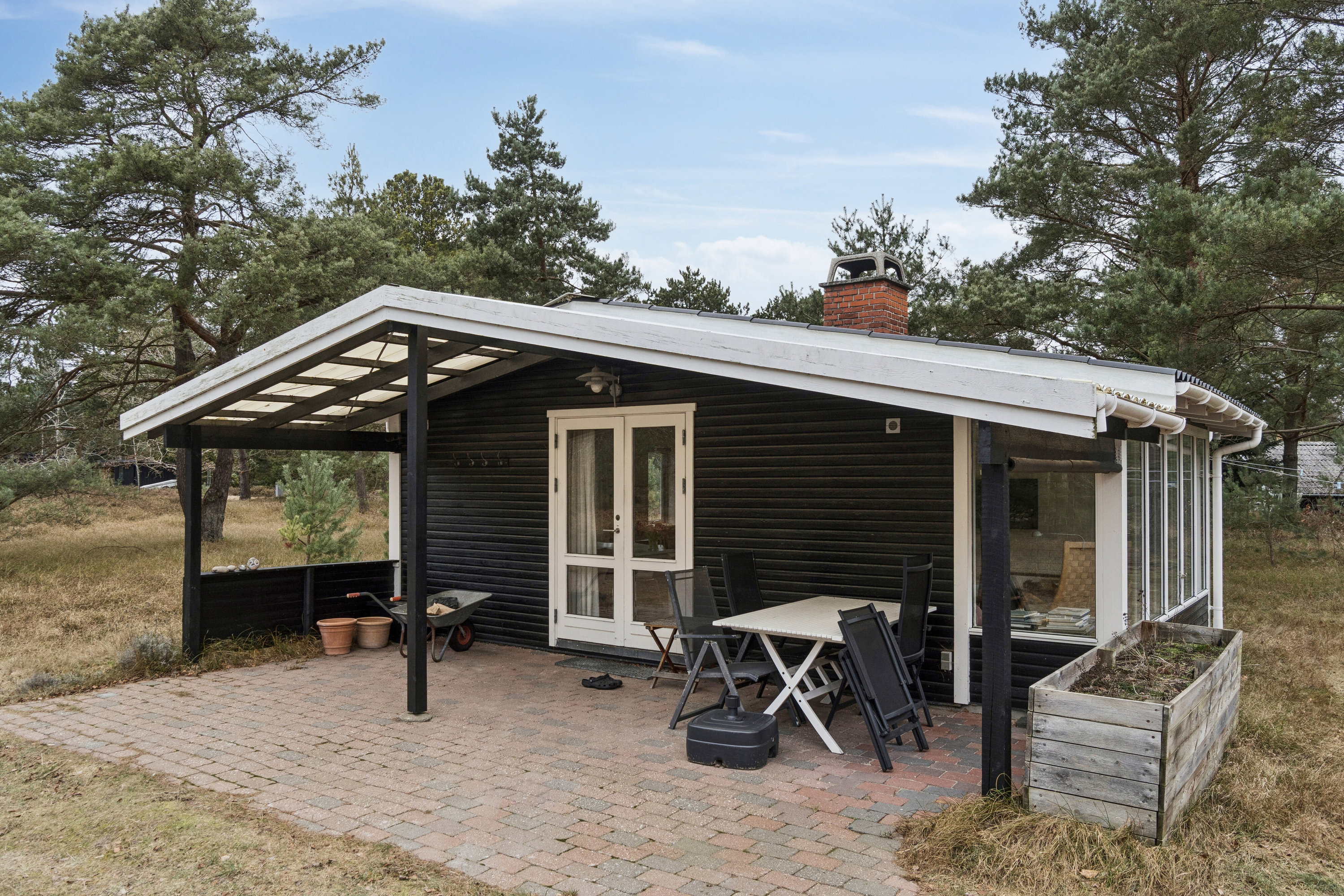 Fremhævet set fra vejen billede i fuldskærmstilstand. Billede af Syrenvej 20, Ellinge Lyng, 4560 Vig