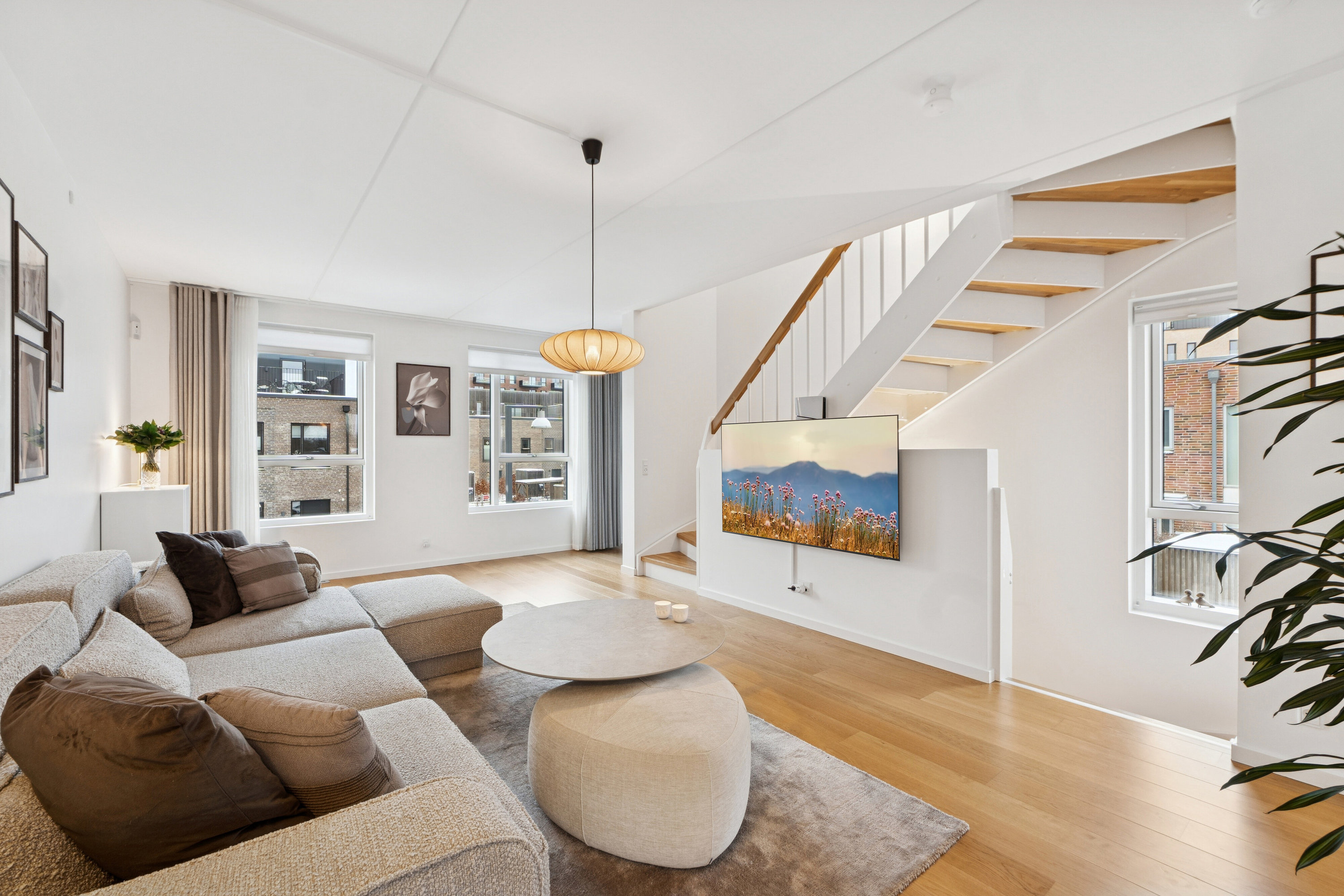 Fremhævet stue billede i fuldskærmstilstand. Billede af Plantagevej 21, 2610 Rødovre