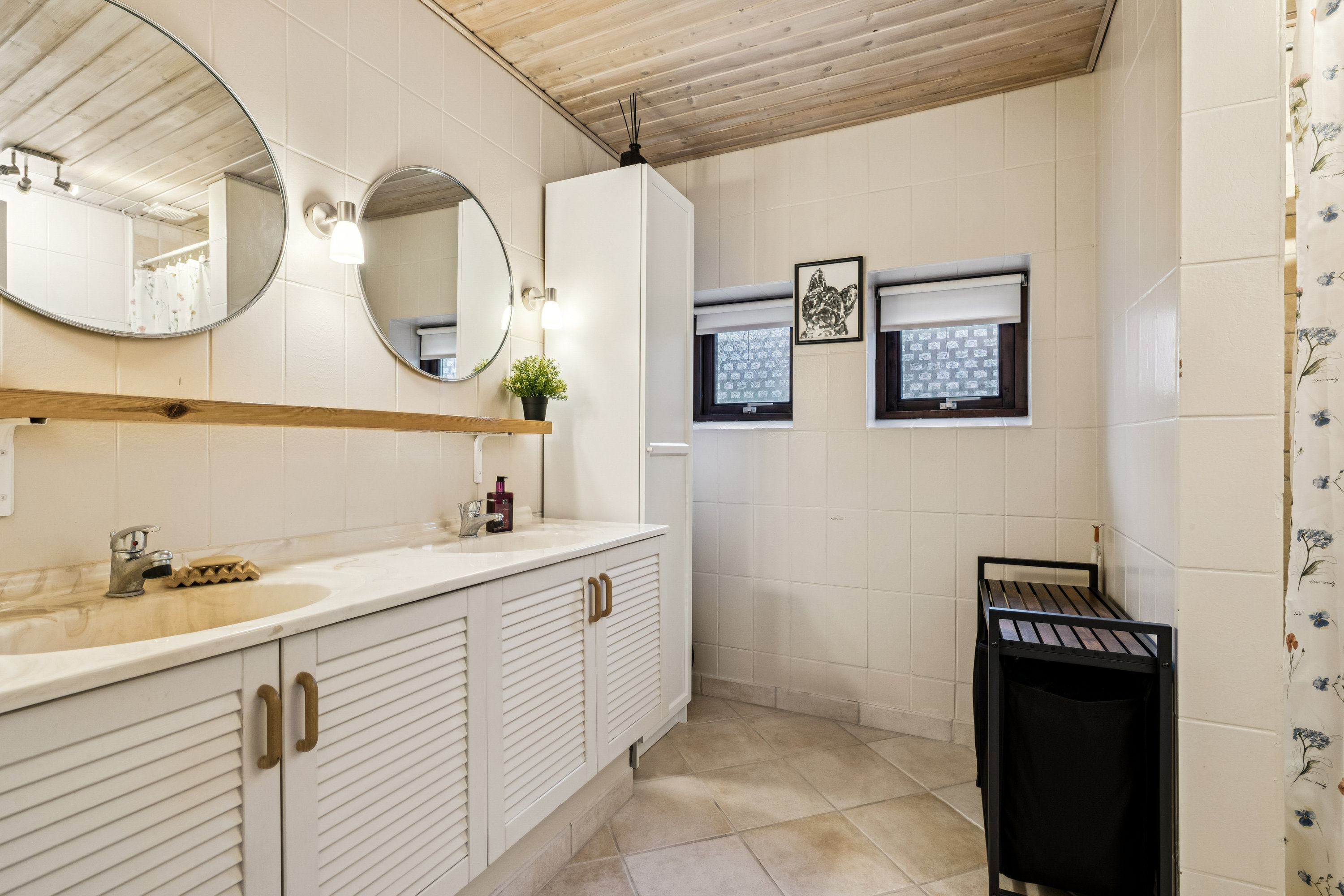 Fremhævet badeværelse billede i fuldskærmstilstand. Billede af Tyttebærvej 26, 8850 Bjerringbro