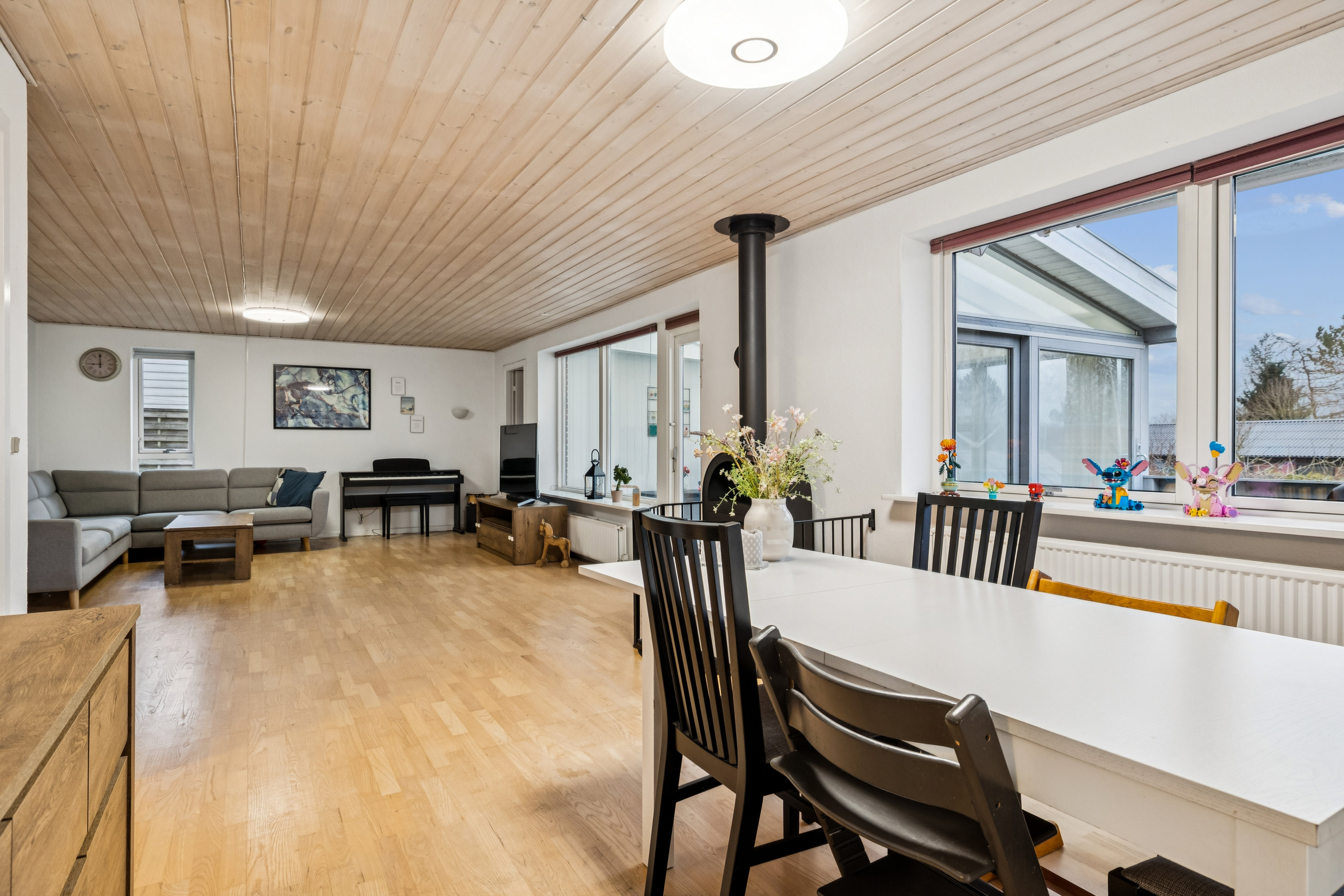 Fremhævet stue billede i fuldskærmstilstand. Billede af Tyttebærvej 26, 8850 Bjerringbro