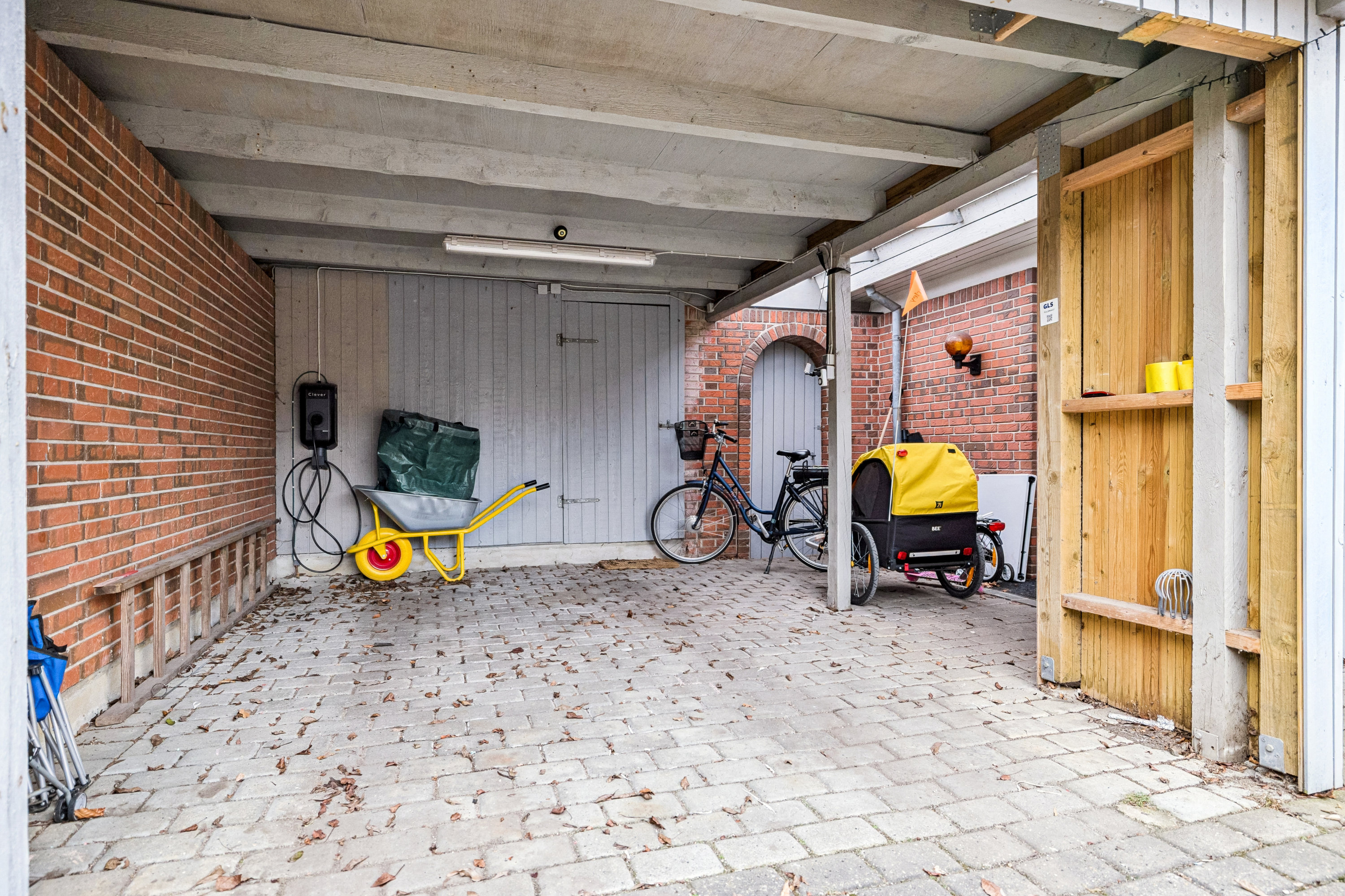 Fremhævet garage billede i fuldskærmstilstand. Billede af Tyttebærvej 26, 8850 Bjerringbro