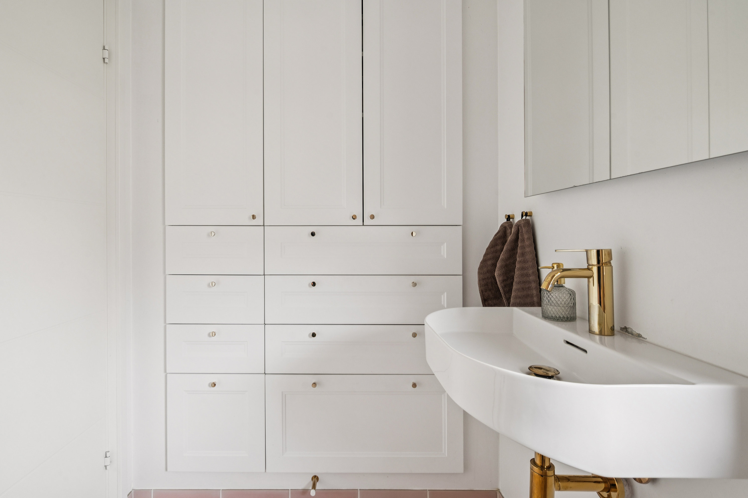 Fremhævet badeværelse billede i fuldskærmstilstand. Billede af Solsikkevej 12, 8240 Risskov