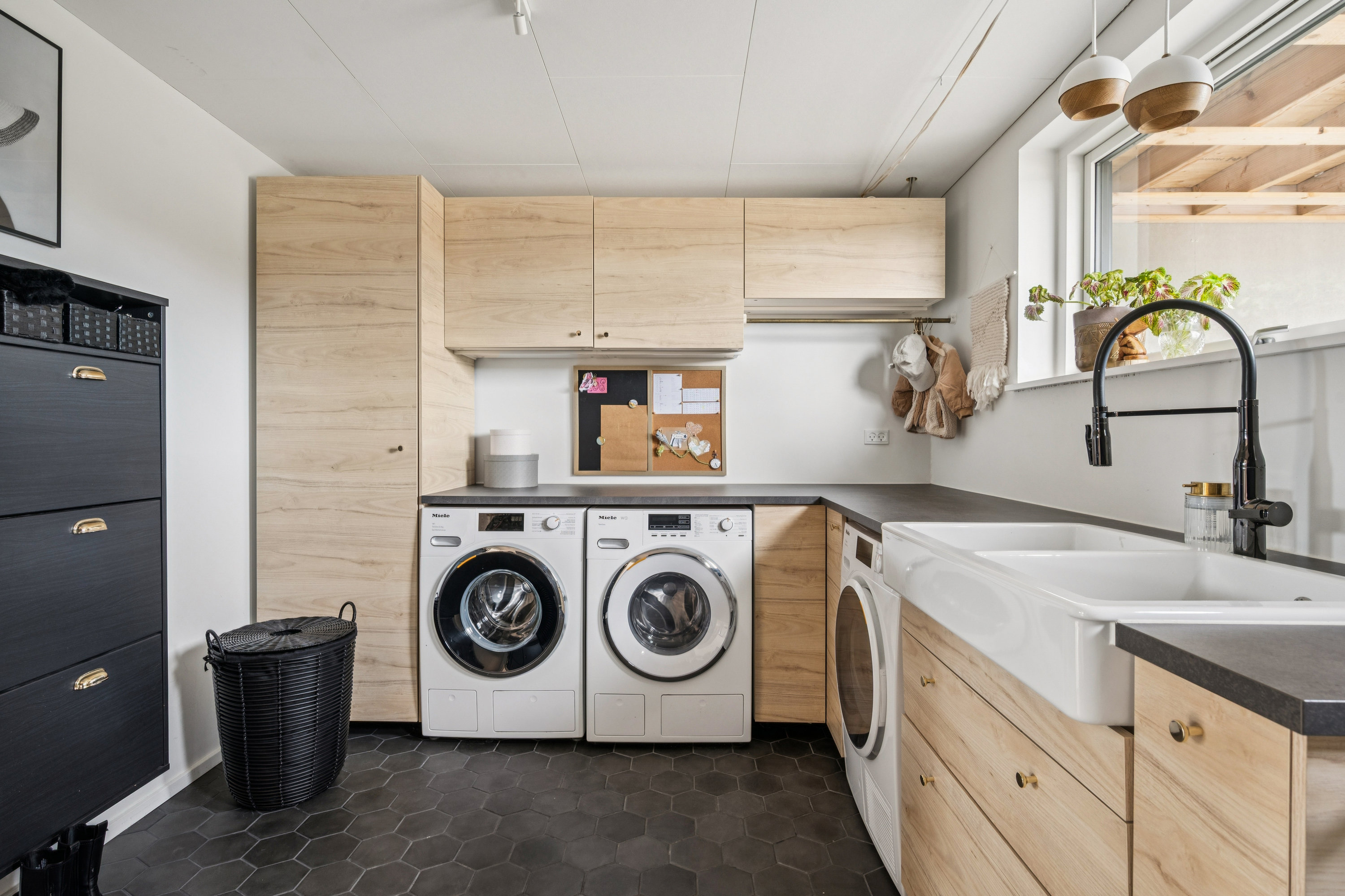 Fremhævet køkken billede i fuldskærmstilstand. Billede af Solsikkevej 12, 8240 Risskov