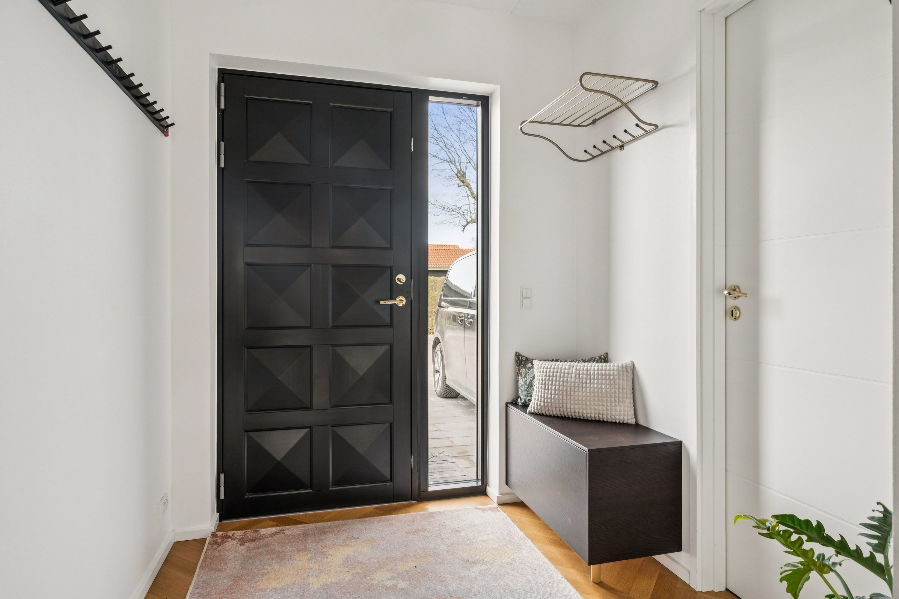 Fremhævet gang billede i fuldskærmstilstand. Billede af Solsikkevej 12, 8240 Risskov