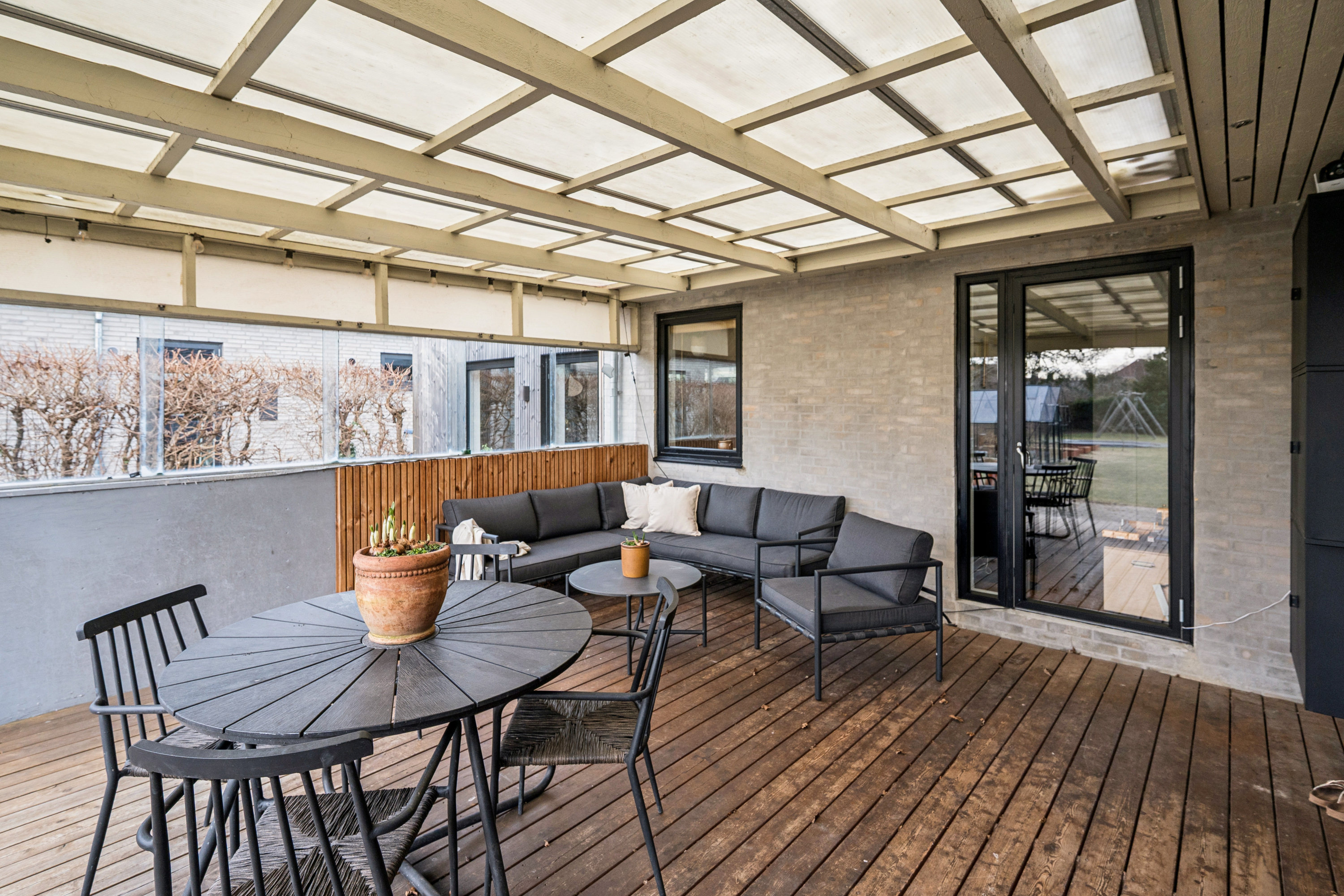 Fremhævet terrasse billede i fuldskærmstilstand. Billede af Solsikkevej 12, 8240 Risskov