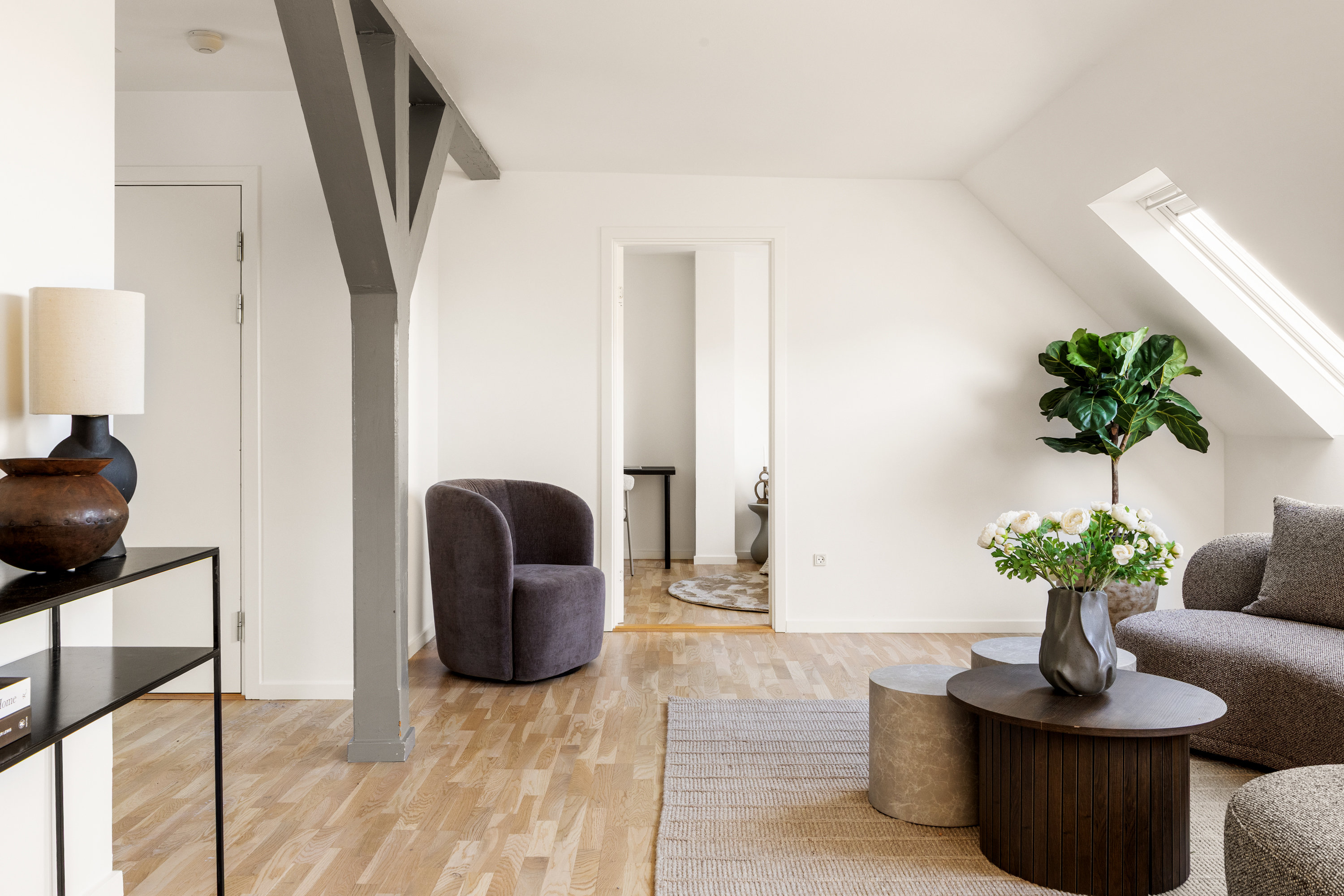 Fremhævet stue billede i fuldskærmstilstand. Billede af Linnésgade 22D, 5. tv., 1361 København K