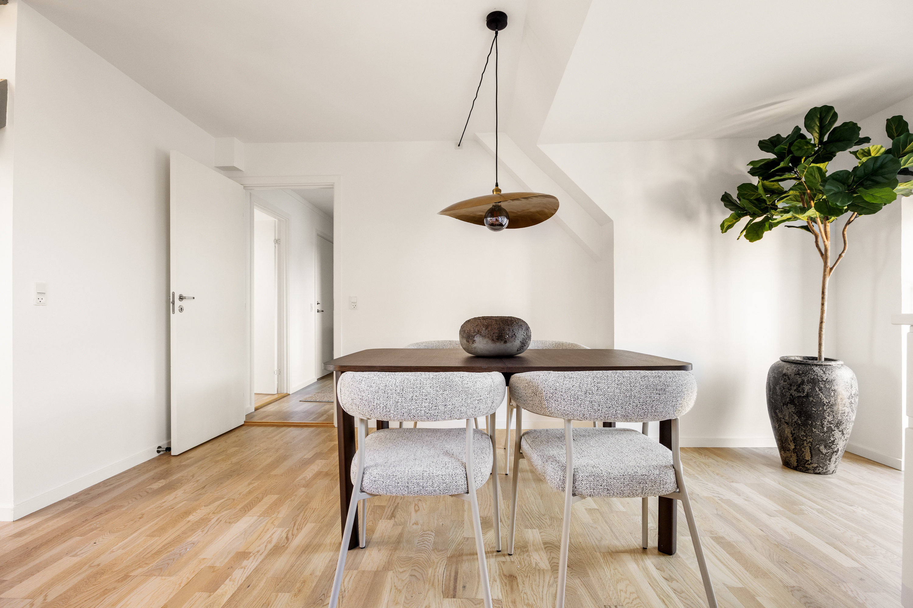 Fremhævet spiseplads billede i fuldskærmstilstand. Billede af Linnésgade 22D, 5. tv., 1361 København K