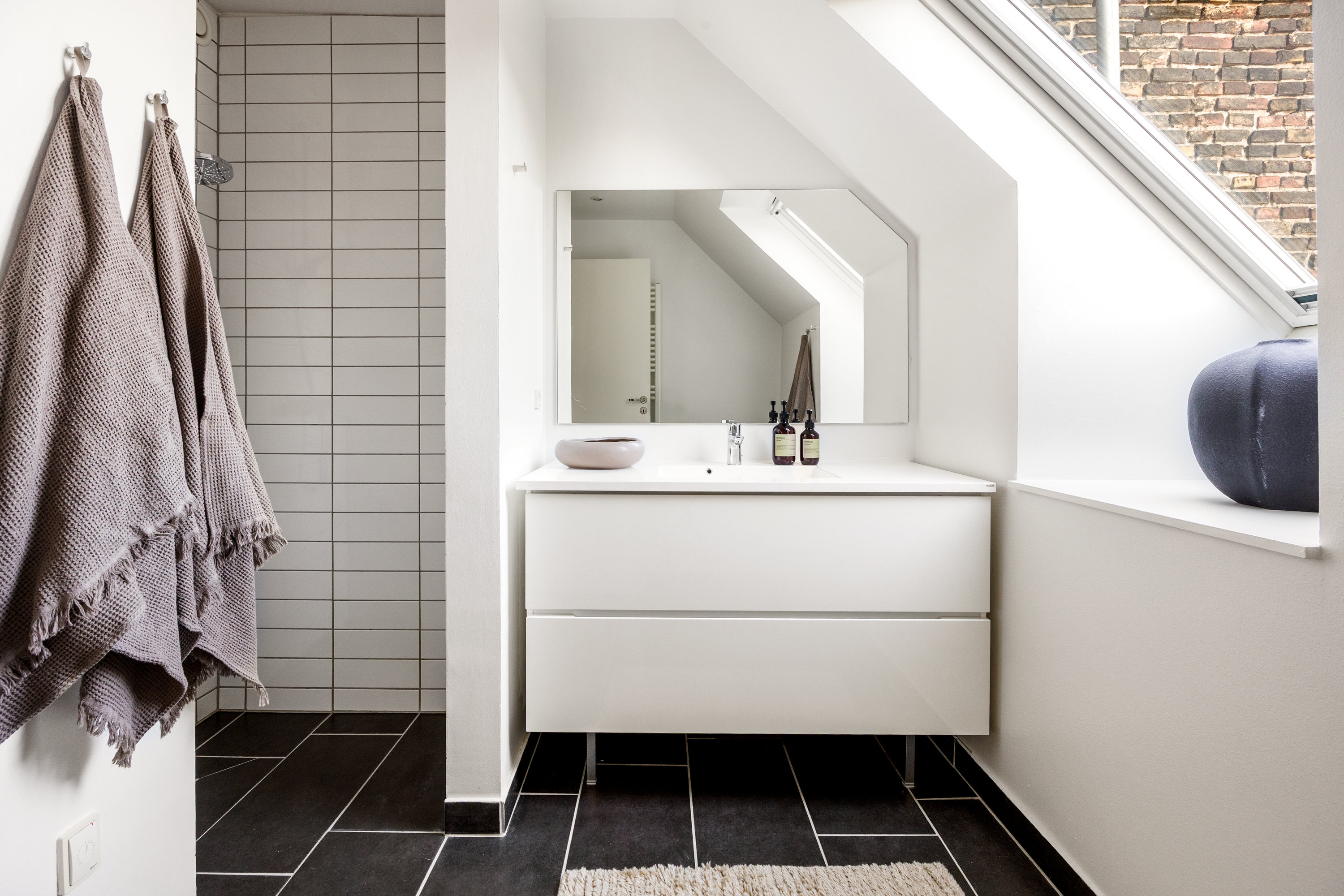 Fremhævet badeværelse billede i fuldskærmstilstand. Billede af Linnésgade 22D, 5. tv., 1361 København K