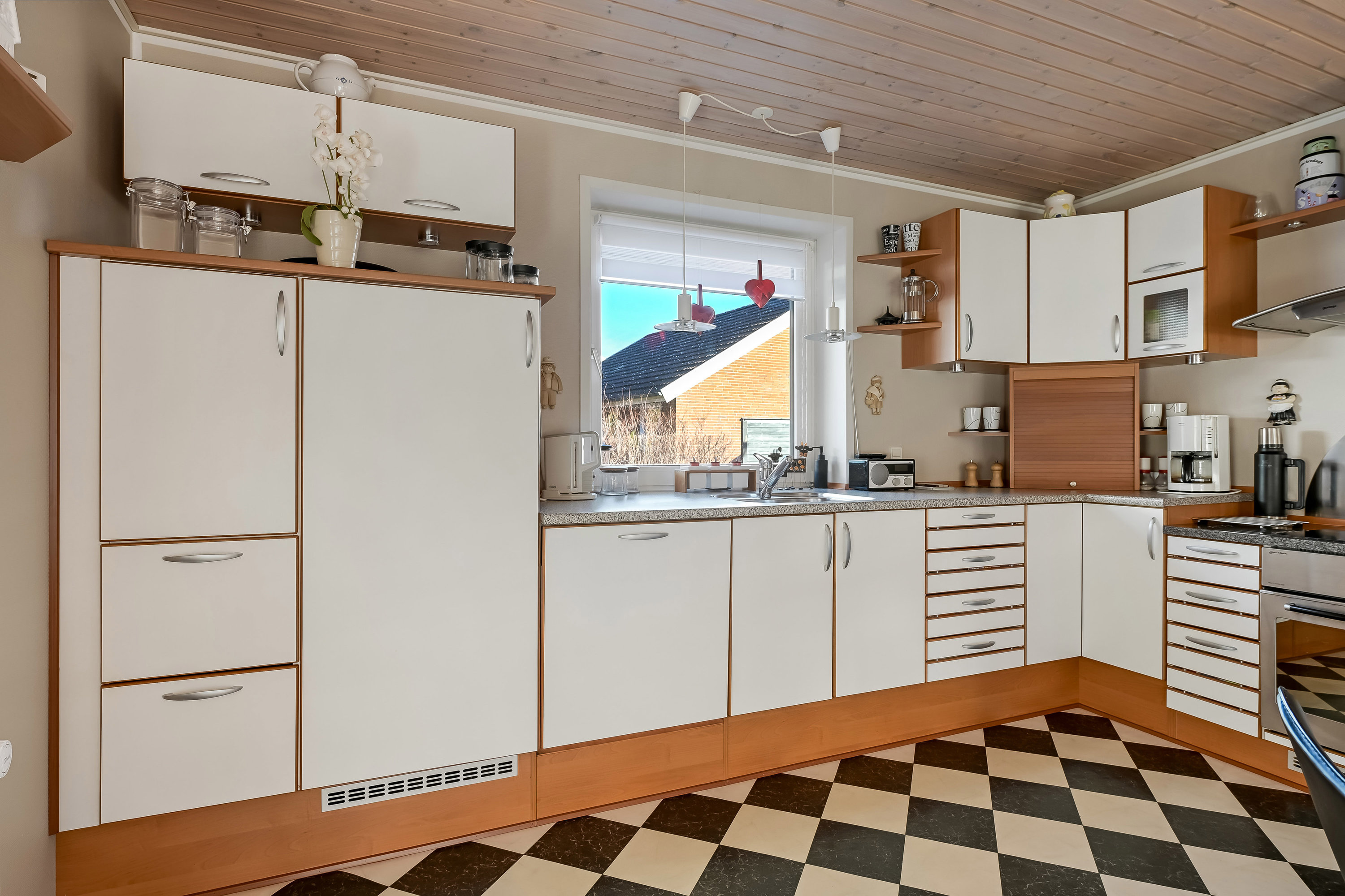 Fremhævet køkken billede i fuldskærmstilstand. Billede af Lysningen 26, 7190 Billund