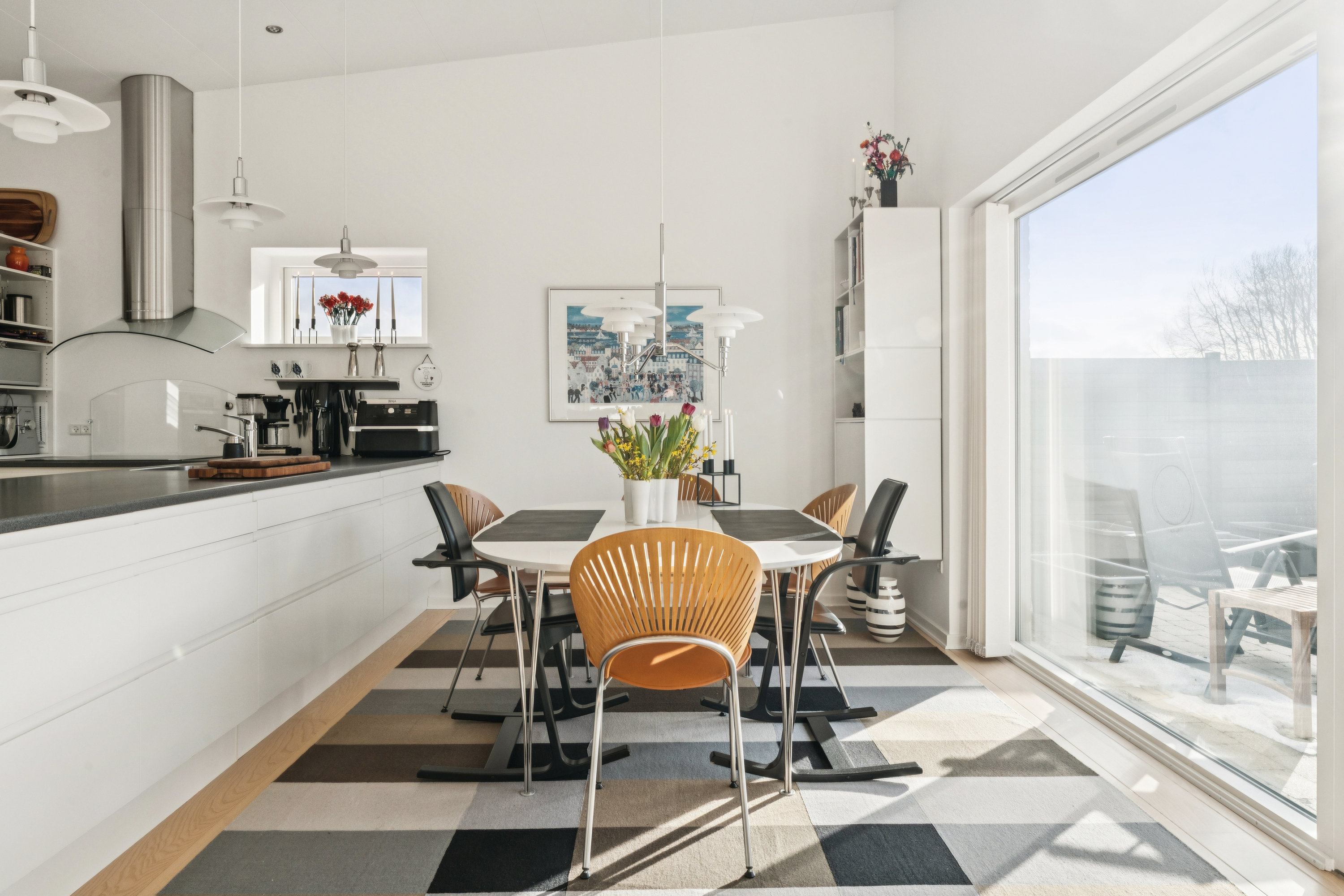 Fremhævet stue billede i fuldskærmstilstand. Billede af Indkilde Alle 50, Gug, 9210 Aalborg SØ