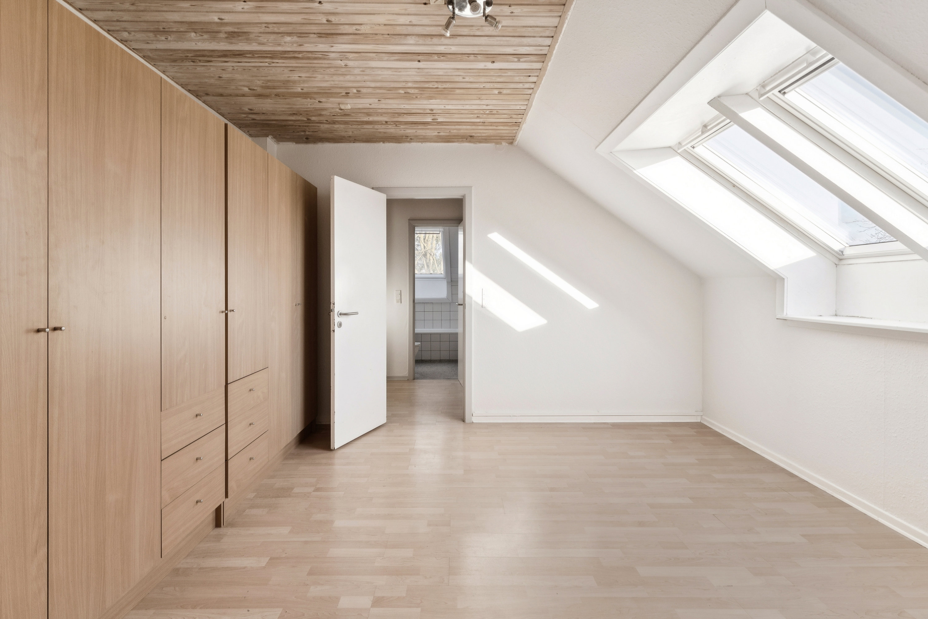 Fremhævet gang billede i fuldskærmstilstand. Billede af Bækkelundsvej 10, 1. tv., 8930 Randers NØ