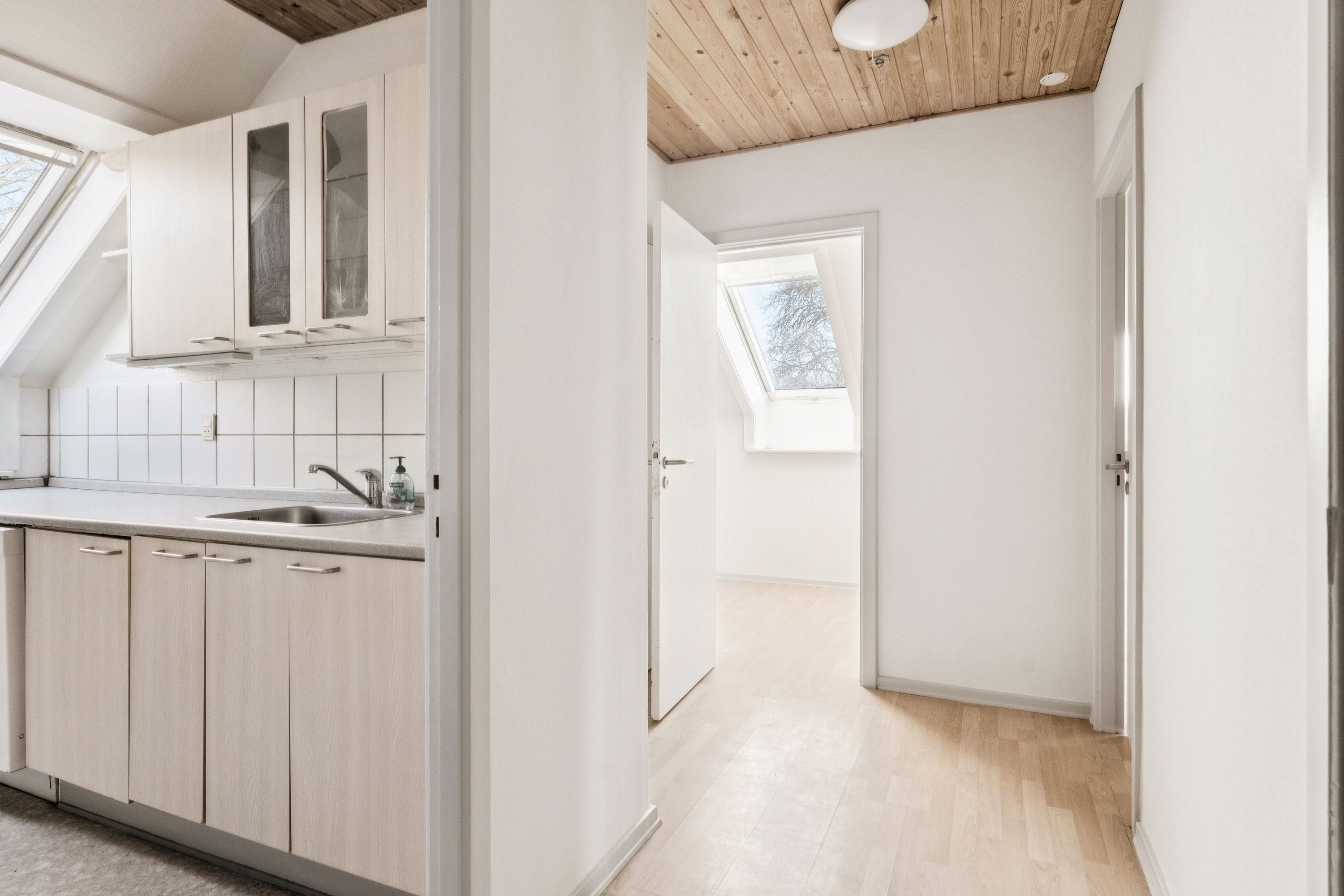 Fremhævet værelse billede i fuldskærmstilstand. Billede af Bækkelundsvej 10, 1. tv., 8930 Randers NØ