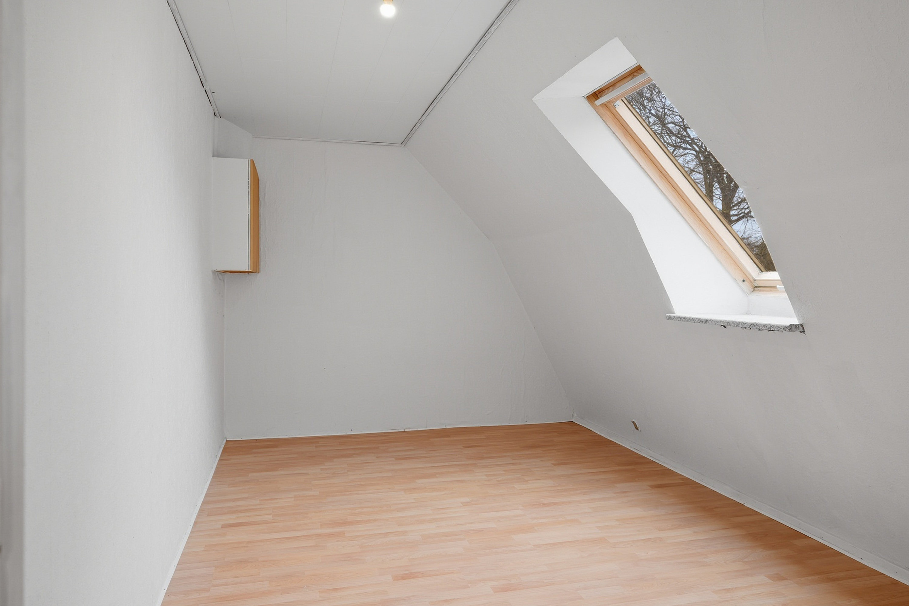 Fremhævet værelse billede i fuldskærmstilstand. Billede af Stationsvej 9, Uggerslev, 5450 Otterup