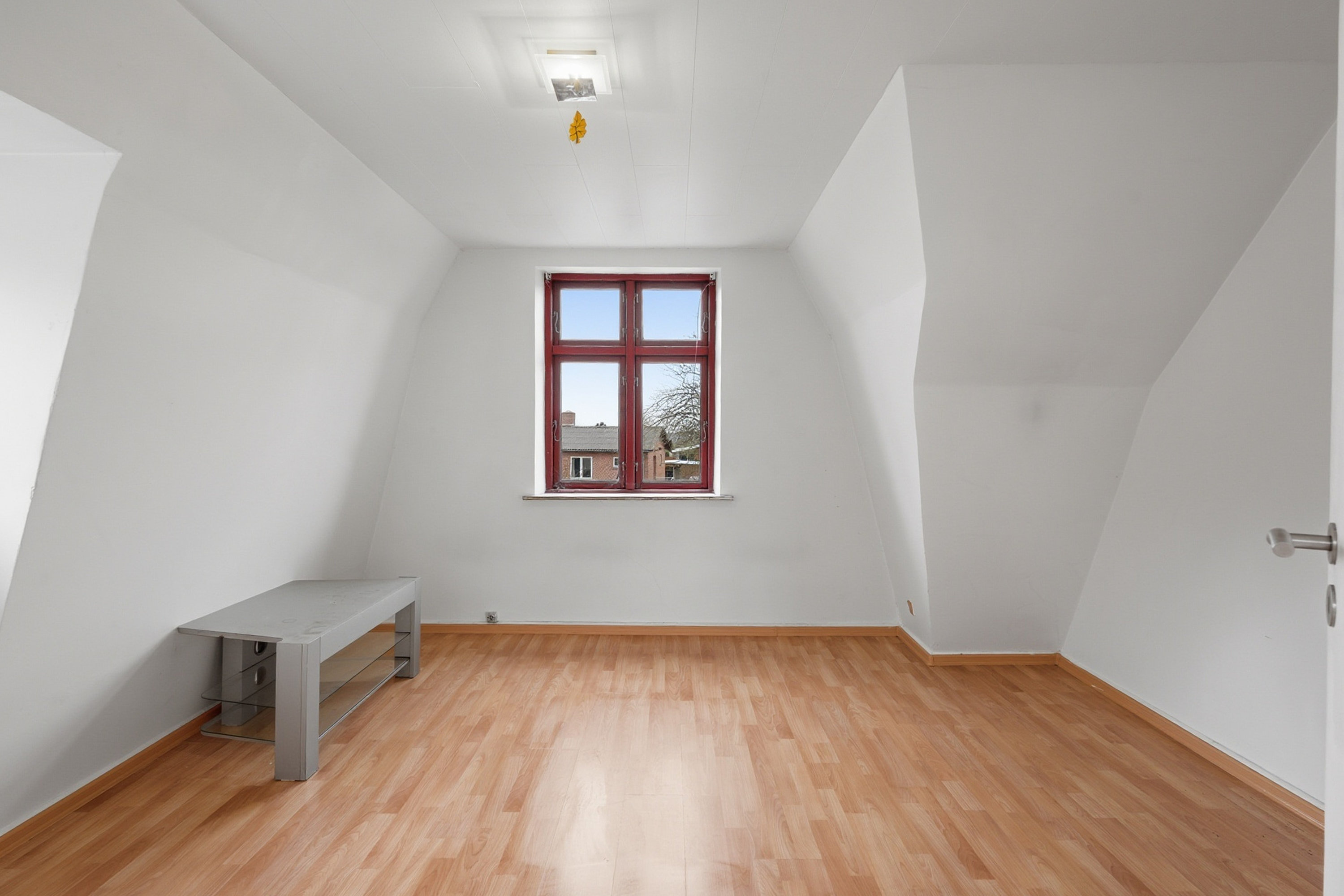 Fremhævet værelse billede i fuldskærmstilstand. Billede af Stationsvej 9, Uggerslev, 5450 Otterup