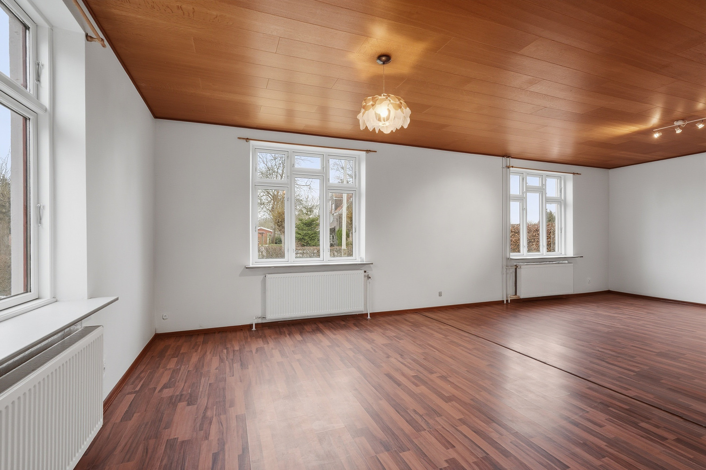 Fremhævet stue billede i fuldskærmstilstand. Billede af Stationsvej 9, Uggerslev, 5450 Otterup