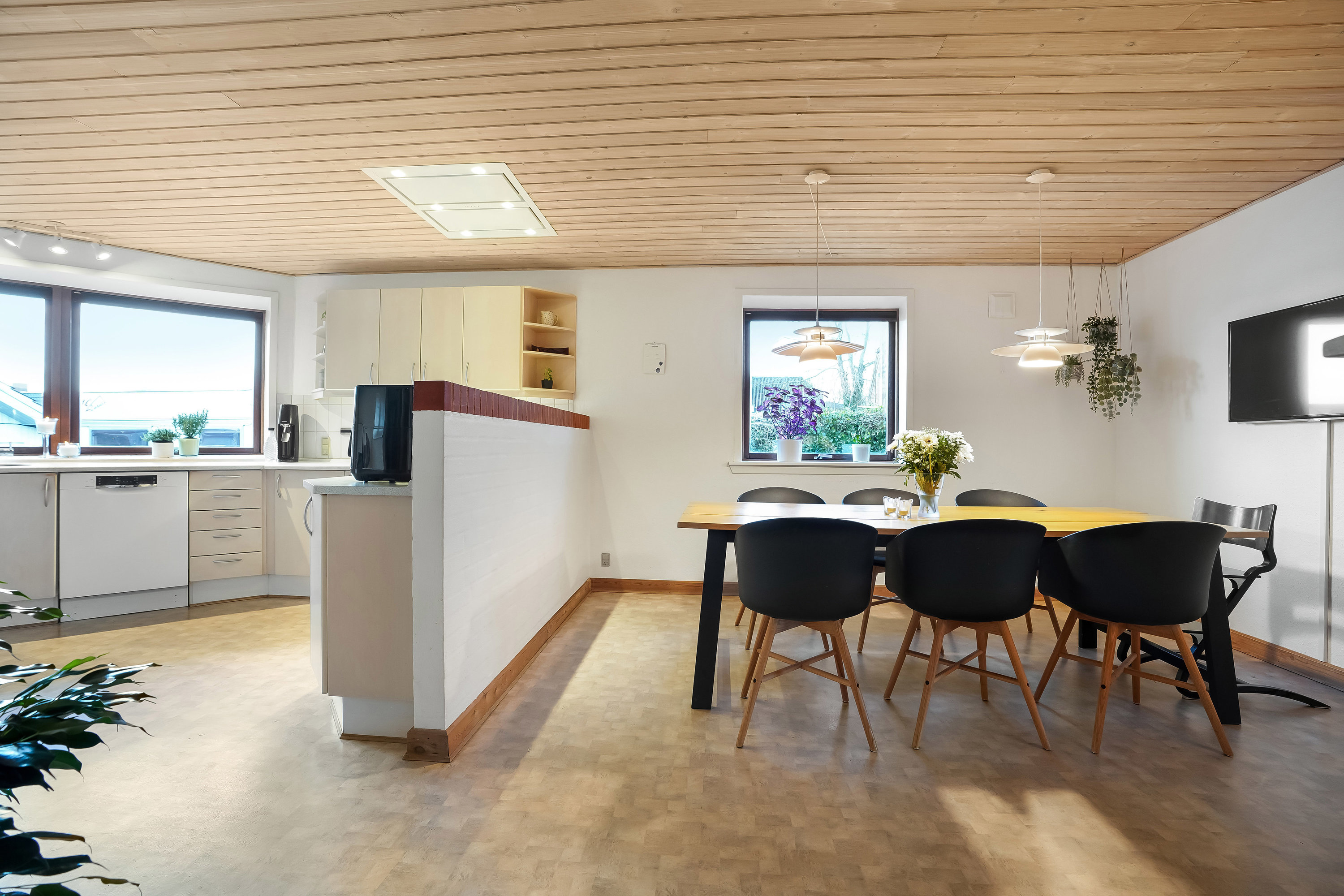 Fremhævet køkken billede i fuldskærmstilstand. Billede af A G Jensens Vej 4, 7250 Hejnsvig