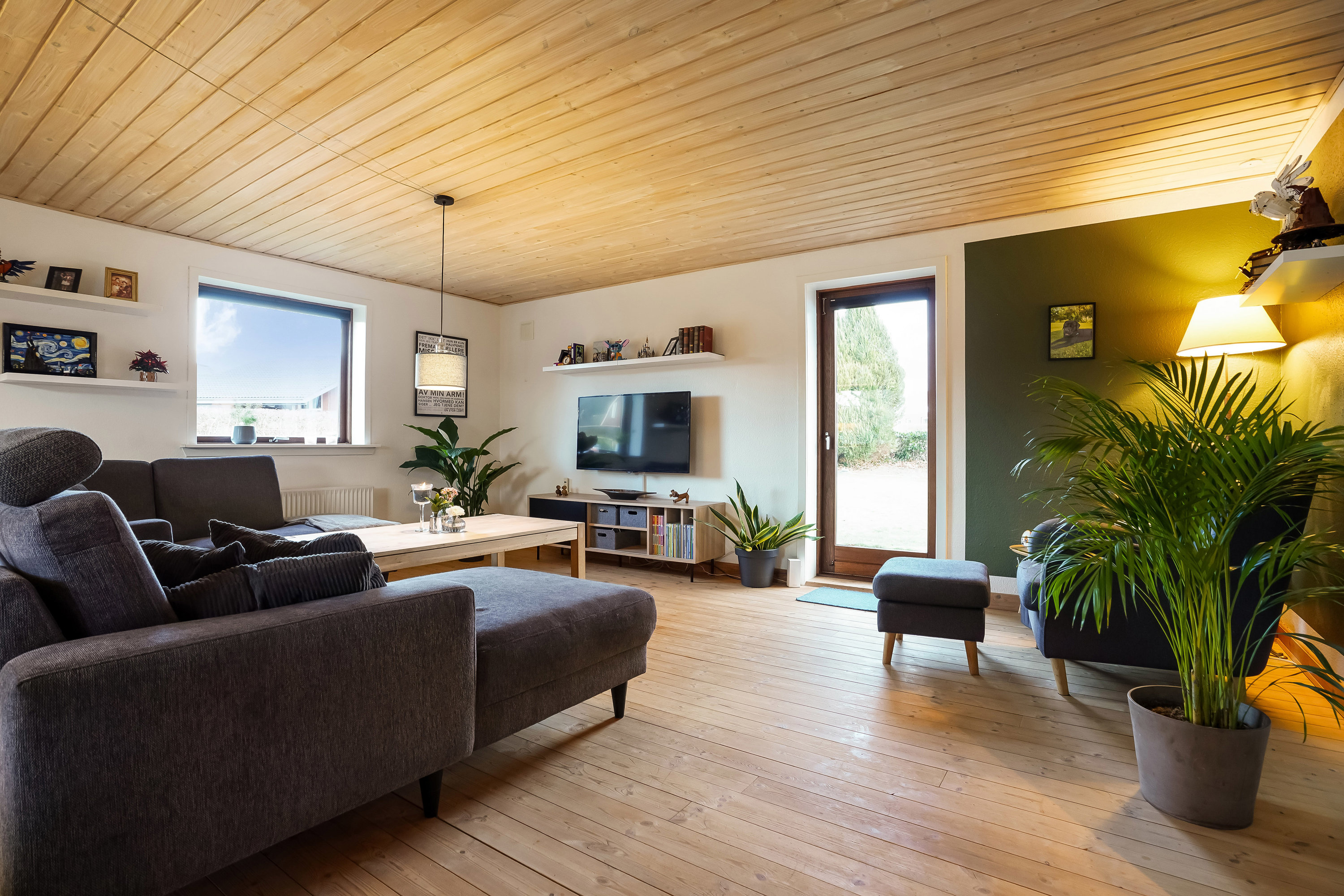 Fremhævet stue billede i fuldskærmstilstand. Billede af A G Jensens Vej 4, 7250 Hejnsvig