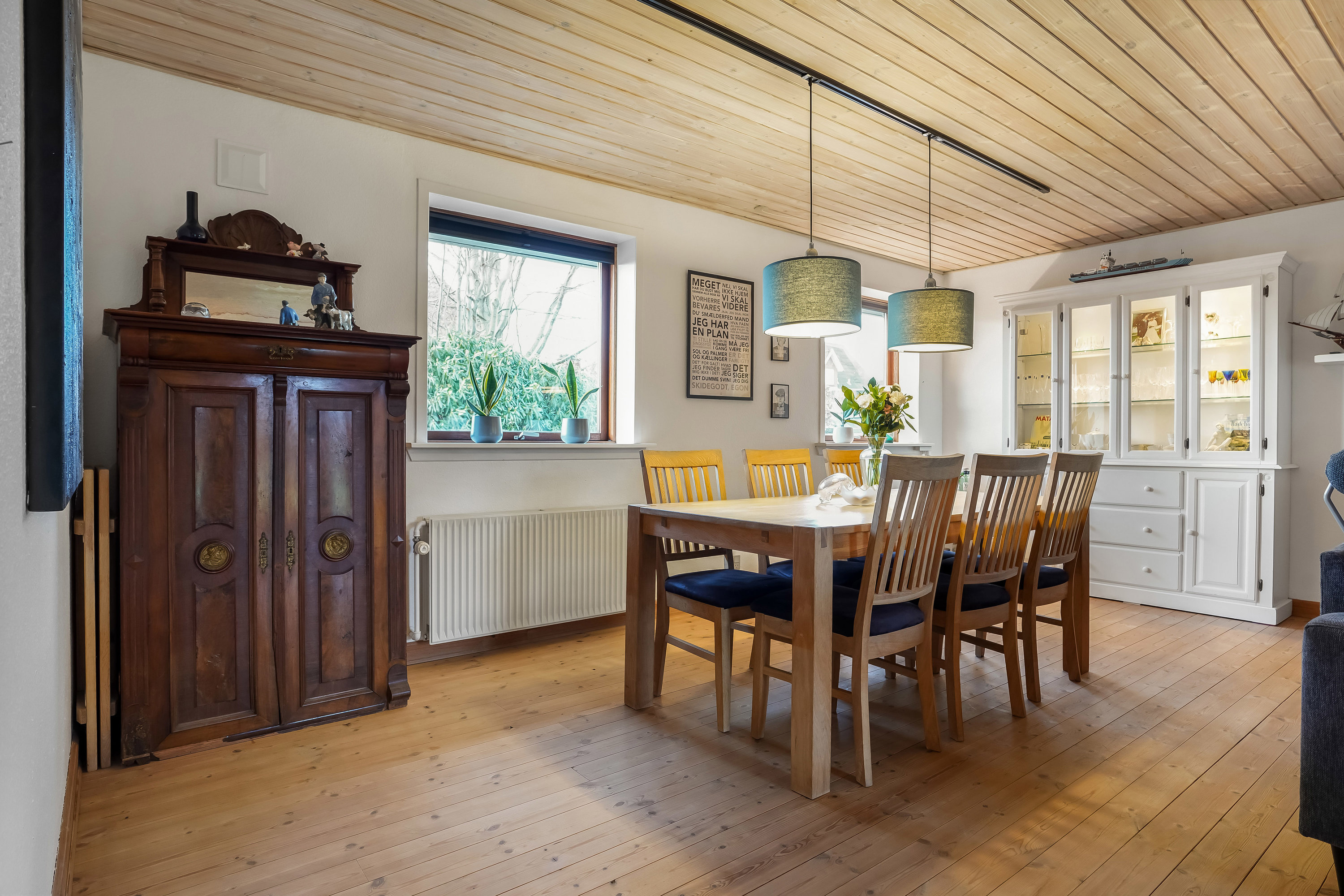 Fremhævet stue billede i fuldskærmstilstand. Billede af A G Jensens Vej 4, 7250 Hejnsvig